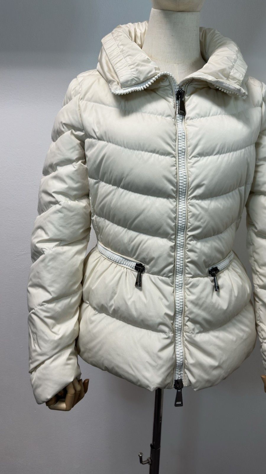 Moncler MONCLER Women's Miriel White Milky Down Jacket Size 3 Size M / US 6-8 / IT 42-44 - 3 Thumbnail