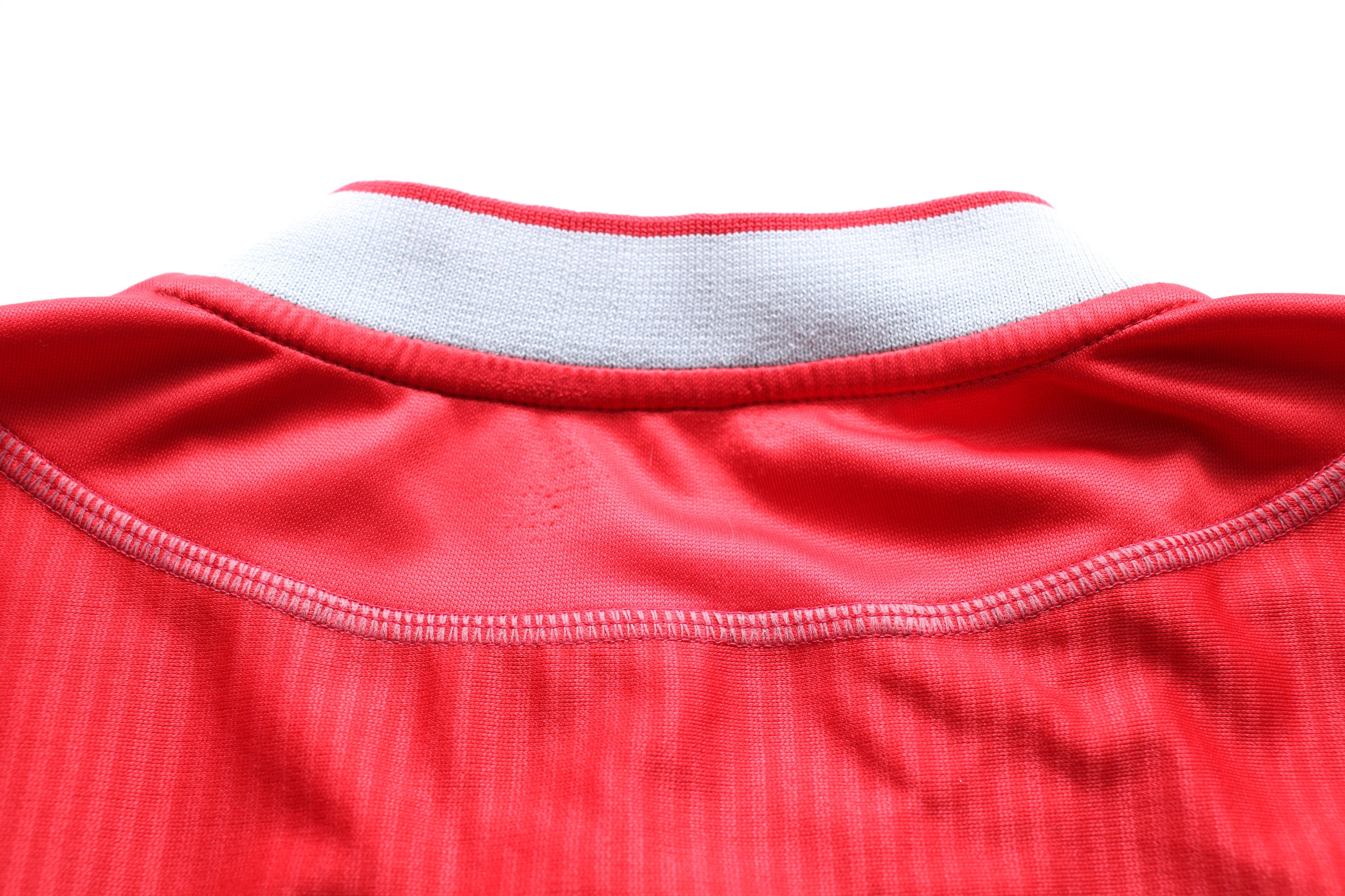 Reebok VTG Reebok Liverpool FC 2002-2004 Home Jersey Red Carlsberg Size US L / EU 52-54 / 3 - 7 Thumbnail