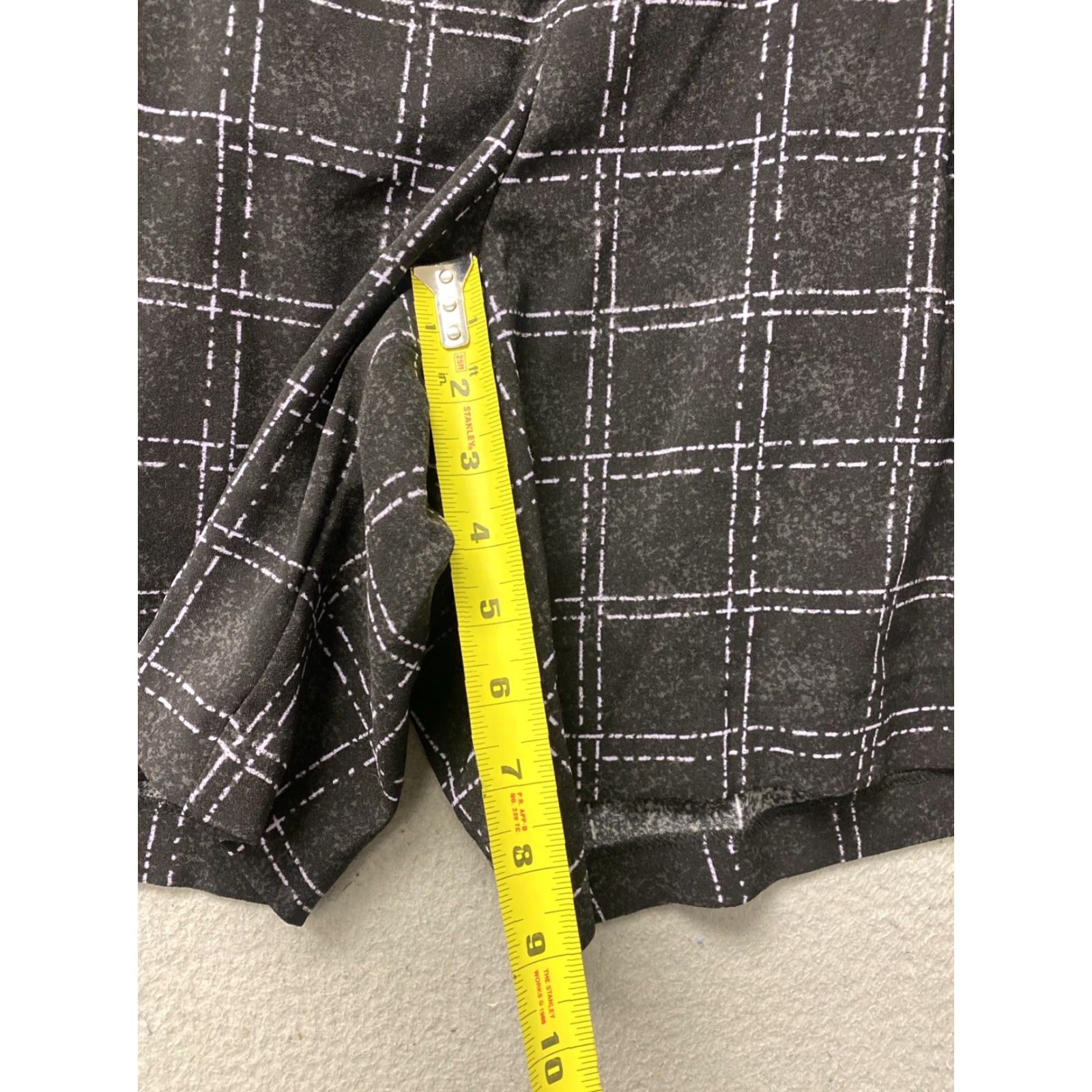 Torrid Torrid Shorts Size 20 Black White Check Polyester Stretch Button 8 Inseam Regular Mid Rise 40 in Waist NWT / 121-47 Size 42" / US 20 - 5 Thumbnail