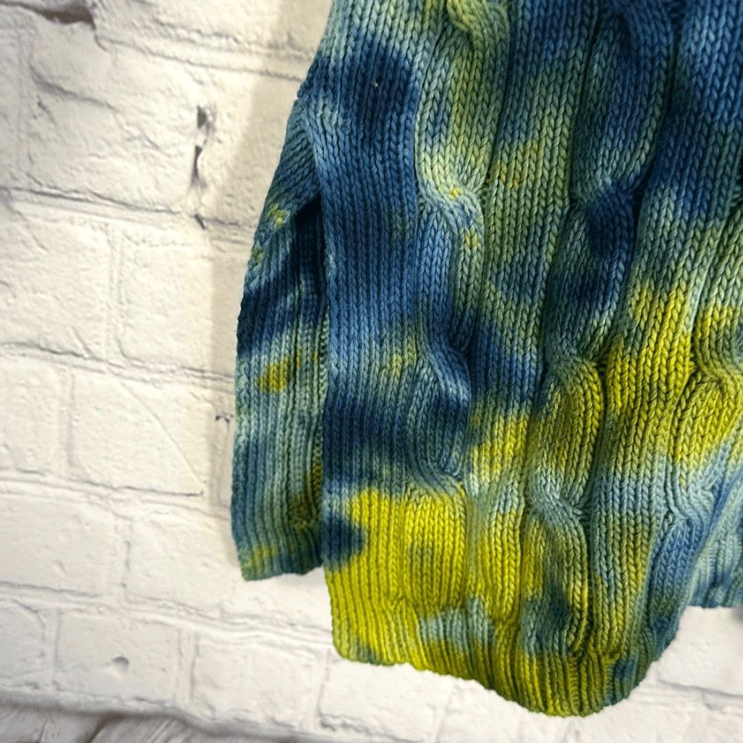 Polo Ralph Lauren **Ralph Lauren Men's Blue Gold Tye Dye XL V-Neck Pullover Sweater** User: **Ralph Lauren Men's Blue Gold Tye Dye XL V-Neck Sweater** Size US XL / EU 56 / 4 - 3 Thumbnail
