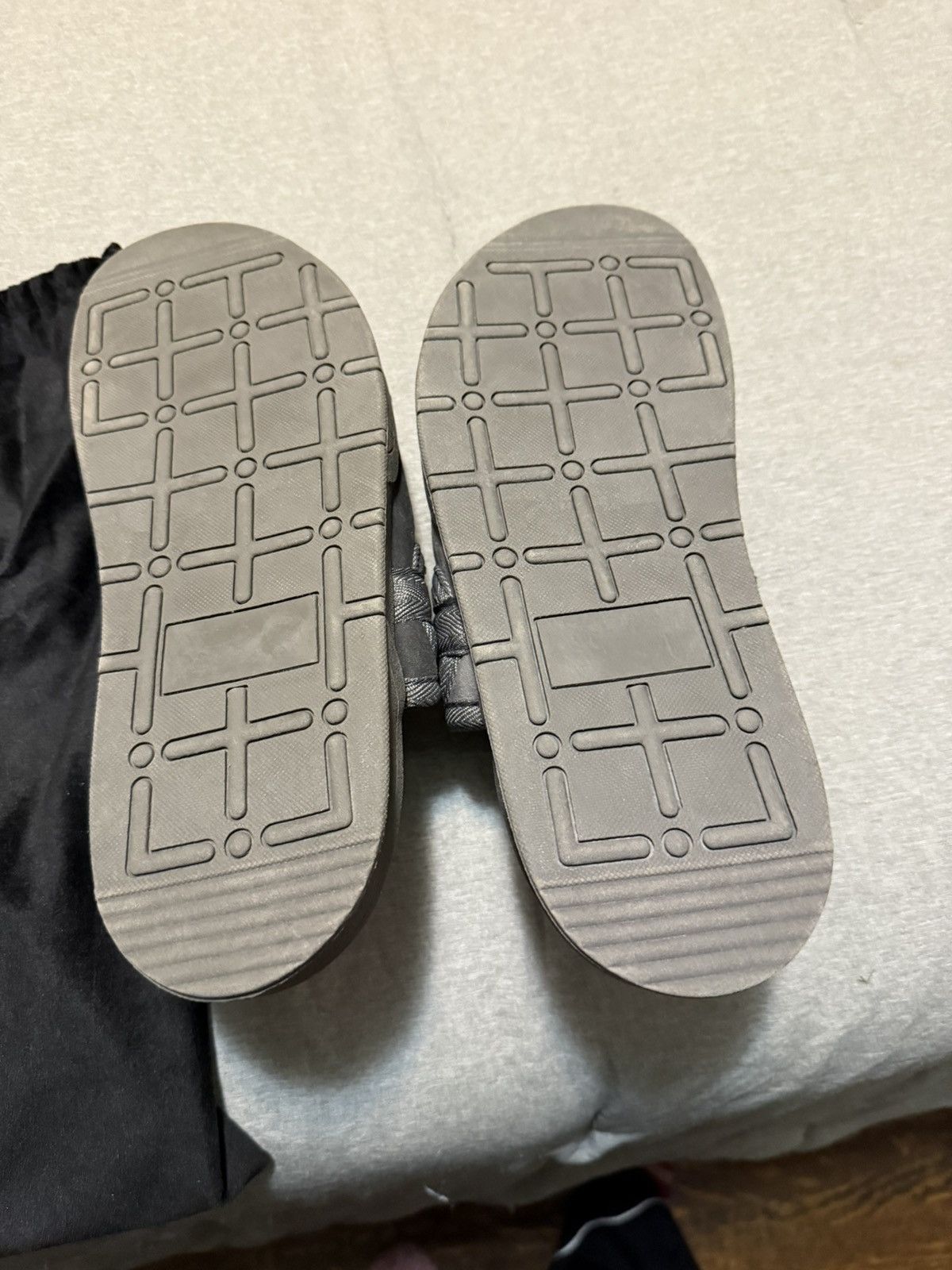 Draco Slides Grey draco slides brand new Size US 9 / EU 42 - 4 Thumbnail