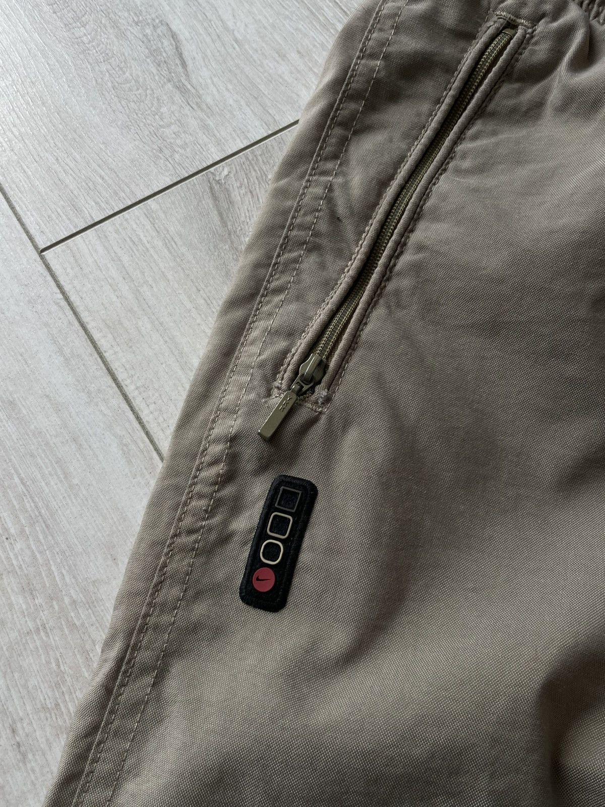 Nike Vintage Nike 00’s Beige Outdoor Pants Y2K Swoosh Rare Size US 30 / EU 46 - 5 Thumbnail