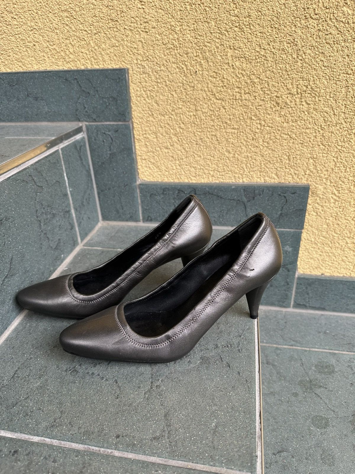 Prada Prada Heels Pumps Gray Vintage Rare Leather size 36,5 US-6 Size US 6 / IT 36 - 9 Thumbnail