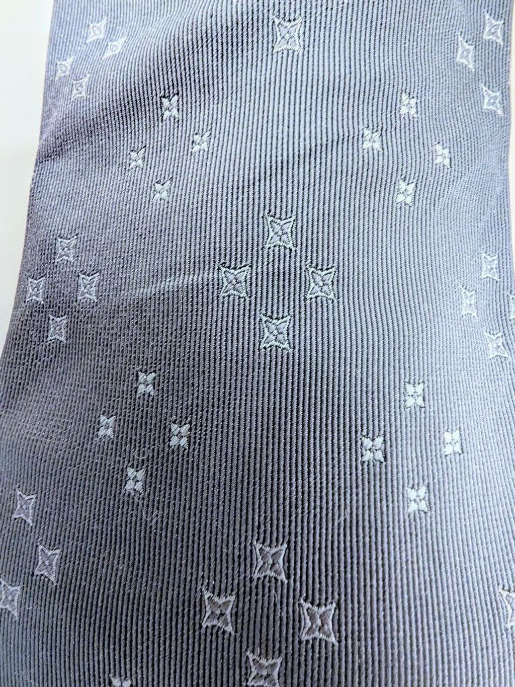 Louis Vuitton Louis Vuitton Silk Tie Gray/Silver Patterned Size ONE SIZE - 4 Thumbnail
