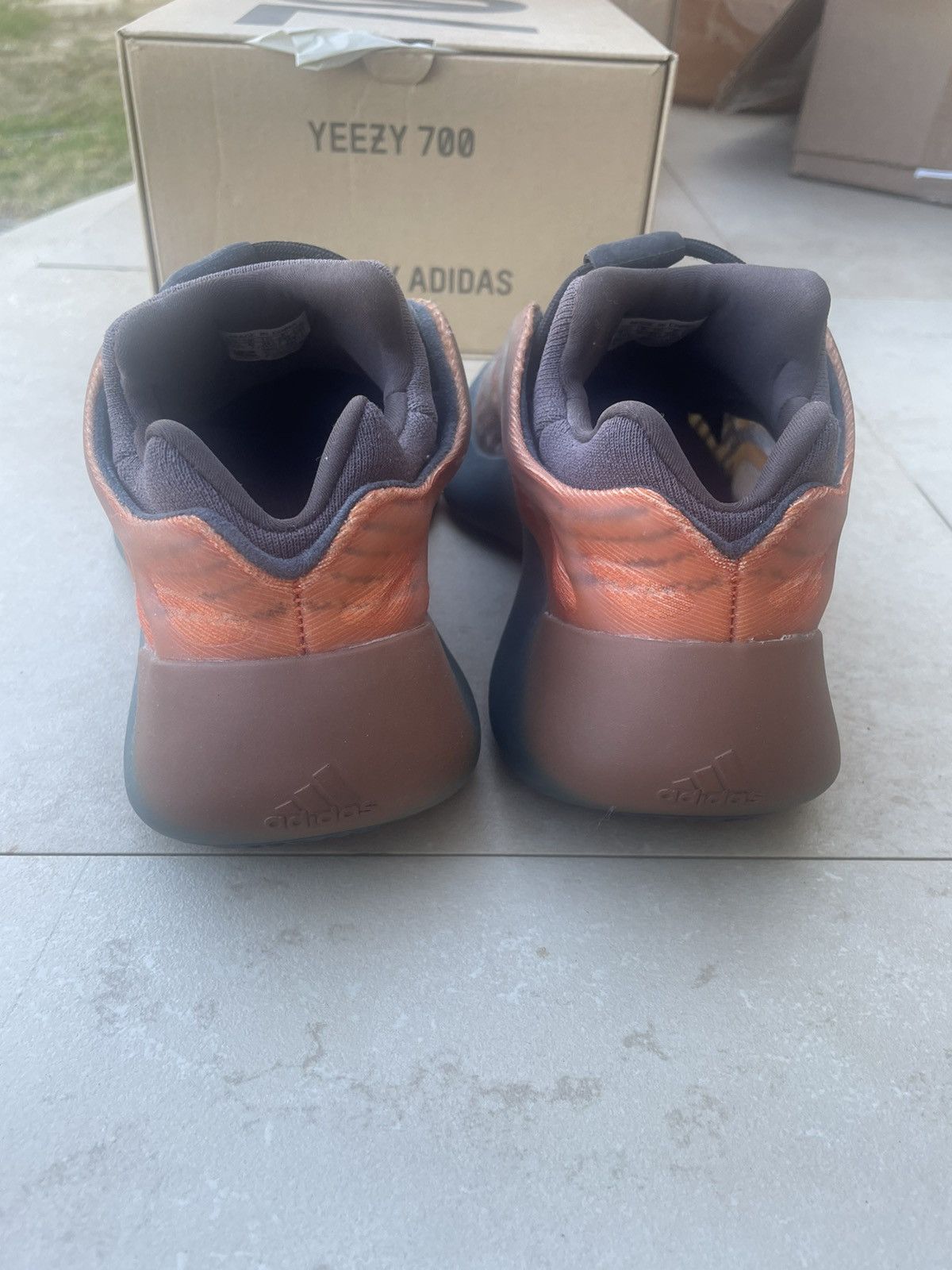 Adidas adidas Yeezy 700 V3 Copper Fade OG Box and Tags Size US 6.5 / EU 39-40 - 4 Thumbnail