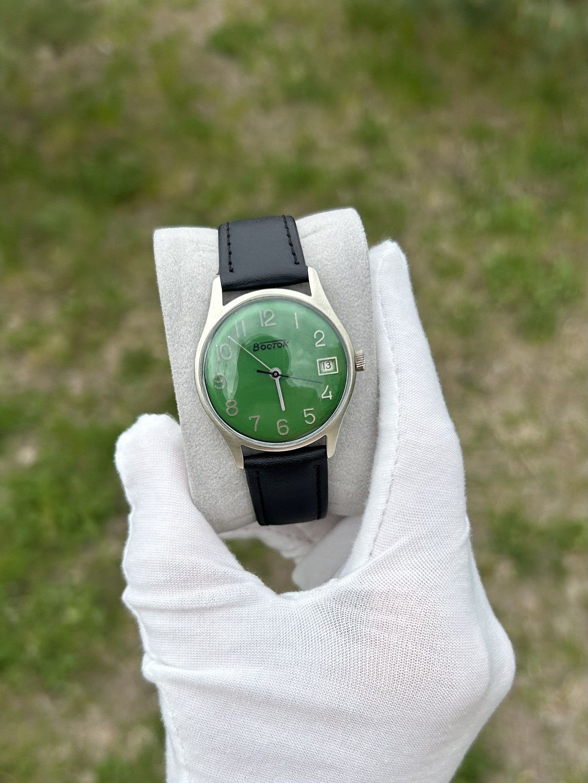 Vintage Vintage Watch Vostok USSR Soviet Mechanical Wristwatch 1980s Size ONE SIZE - 2 Thumbnail