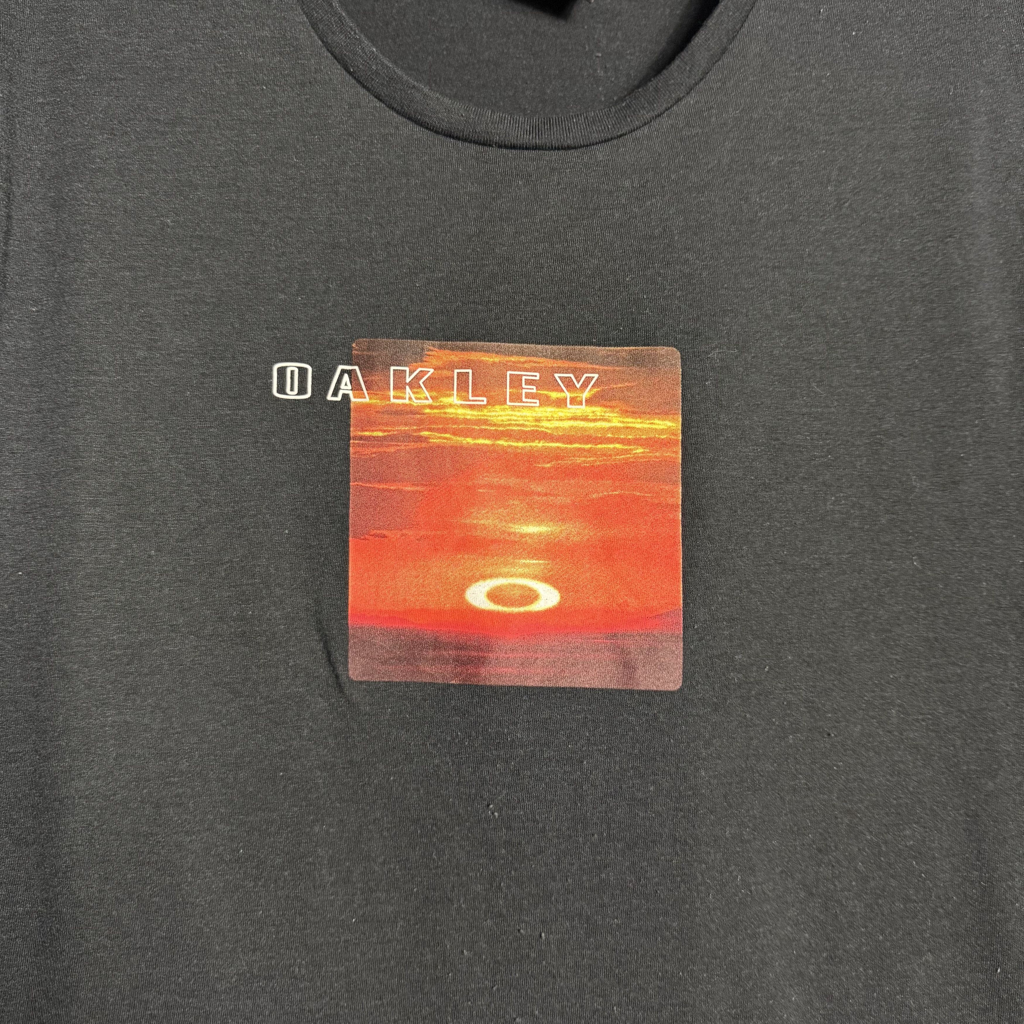 Oakley 🔥RARE🔥Vintage Oakley Spellout Graphic T-shirt Size US L / EU 52-54 / 3 - 2 Thumbnail