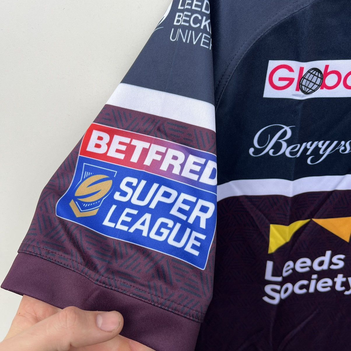 Other Leeds Rhinos Rugby League 2018 Away Shirt Jersey Top ISC Size US L / EU 52-54 / 3 - 5 Thumbnail