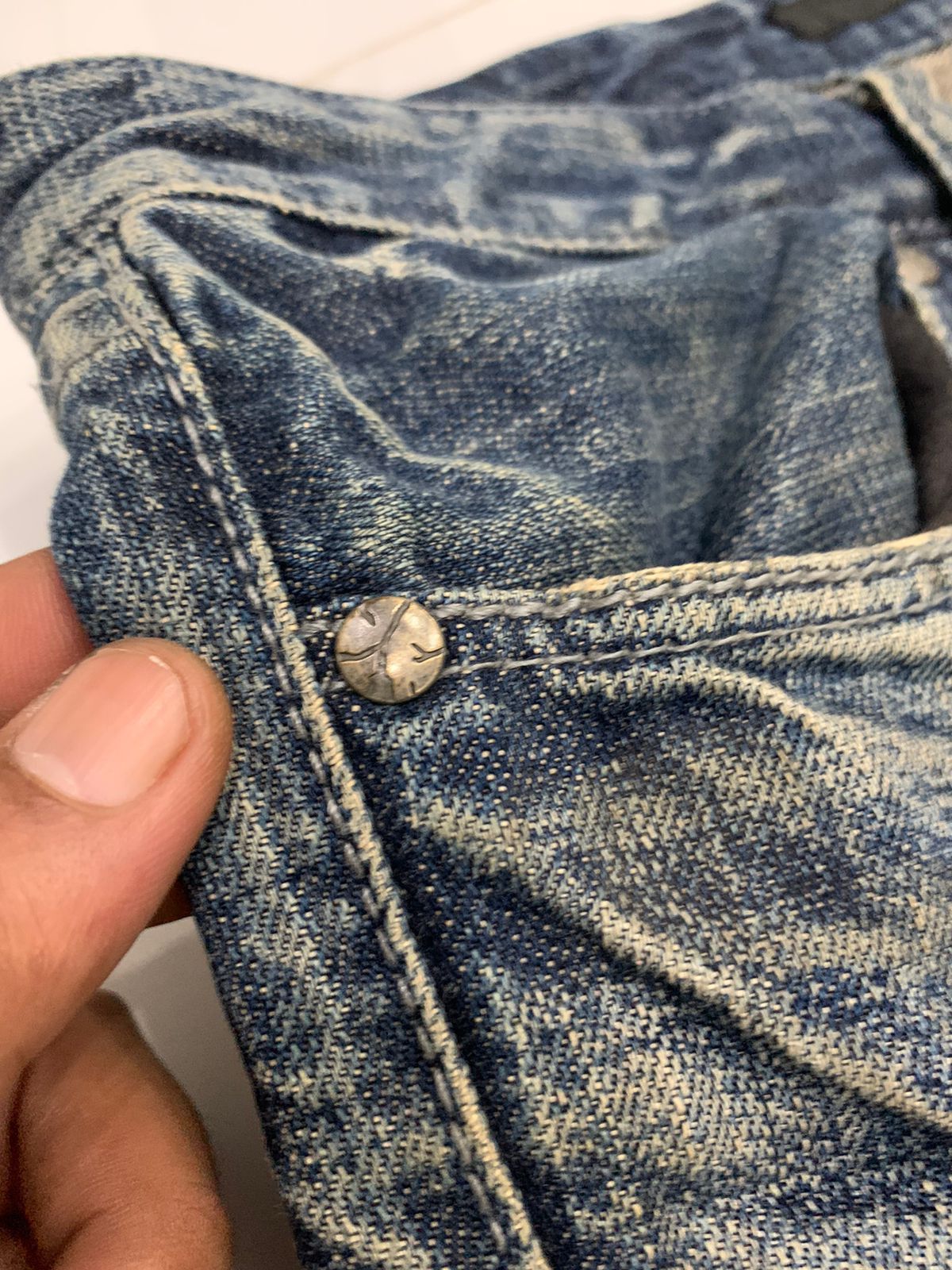 GOSTAR DE FUGA GOSTAR DE FUGA DISTRESSED FLARED JEANS Size US 31 - 11 Thumbnail