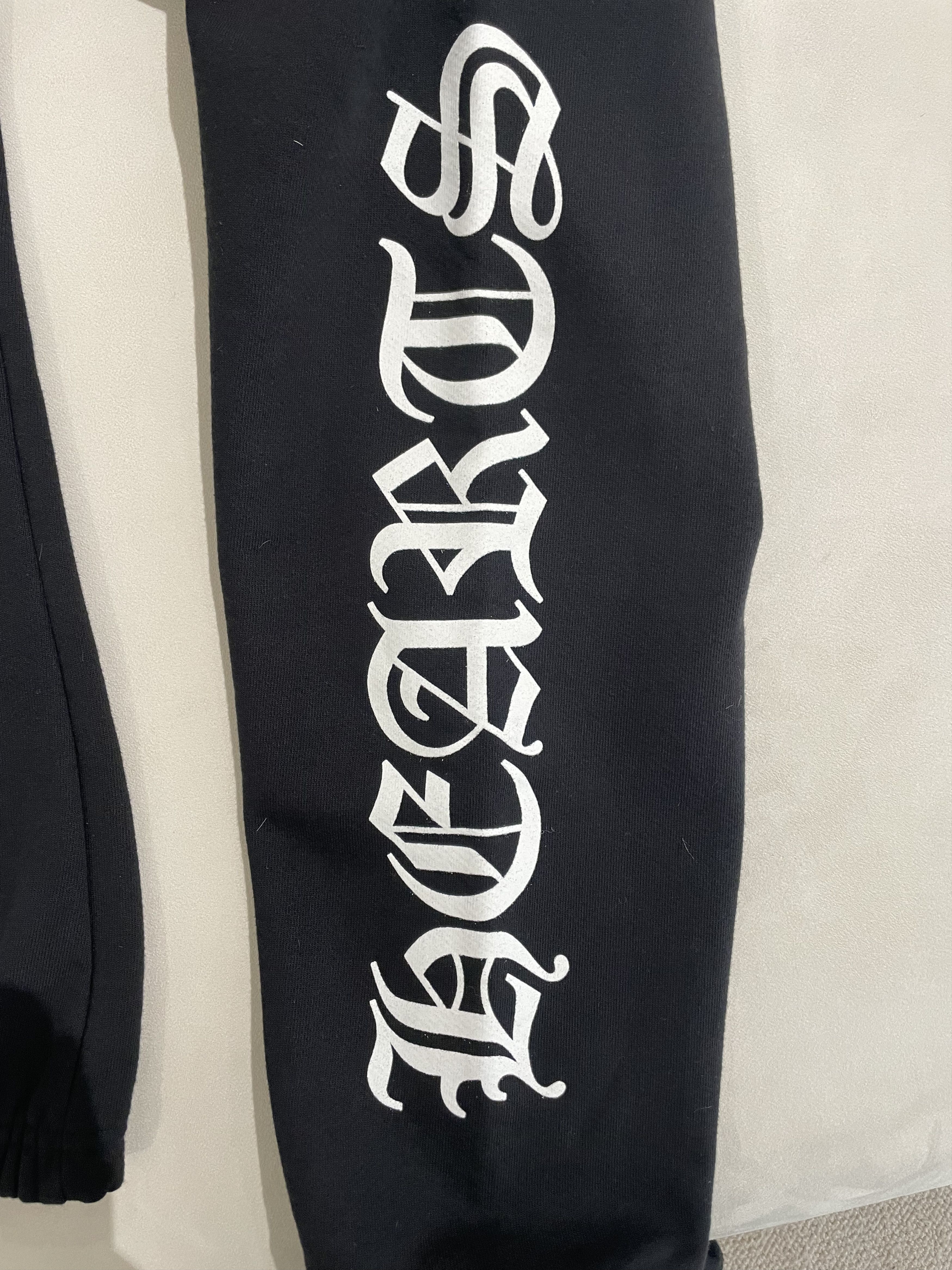 Chrome Hearts Chrome Hearts Horseshoe Script Sweatpants Size US 31 - 4 Thumbnail