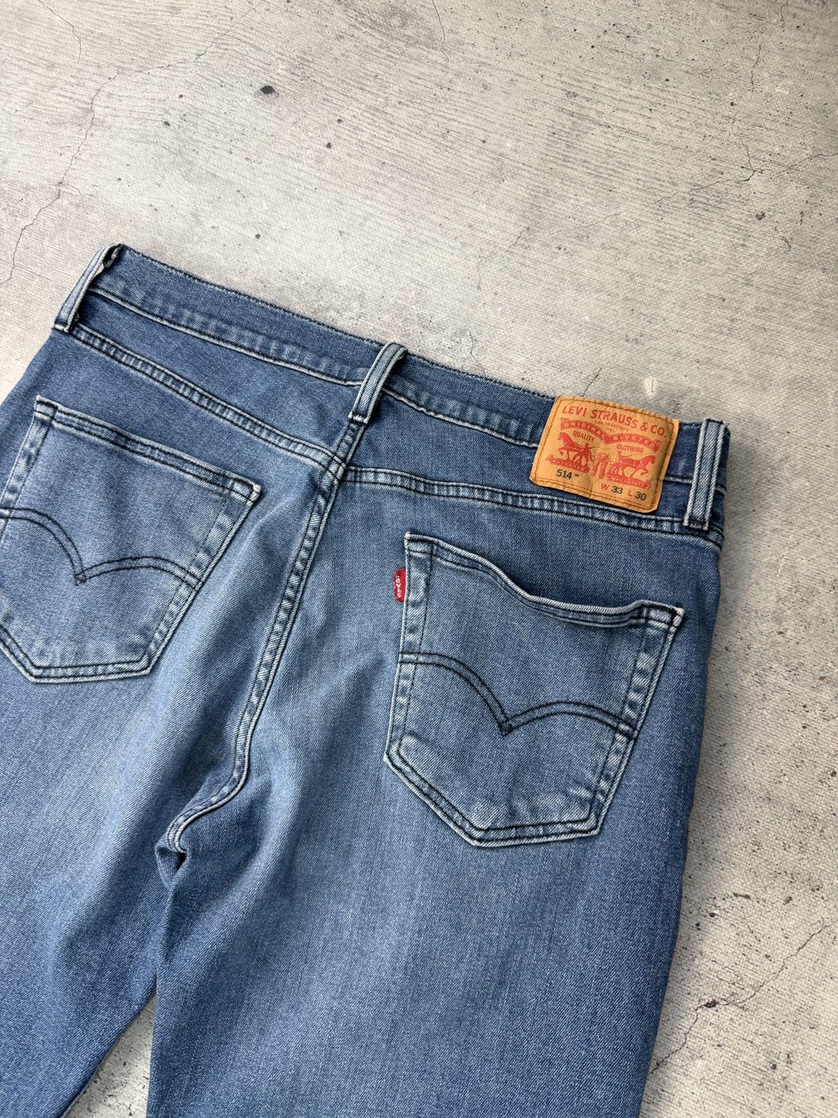 Levi's Levi's 514 Straight Fit Jeans Men's Size 33x30 Medium Wash Size US 33 - 2 Thumbnail