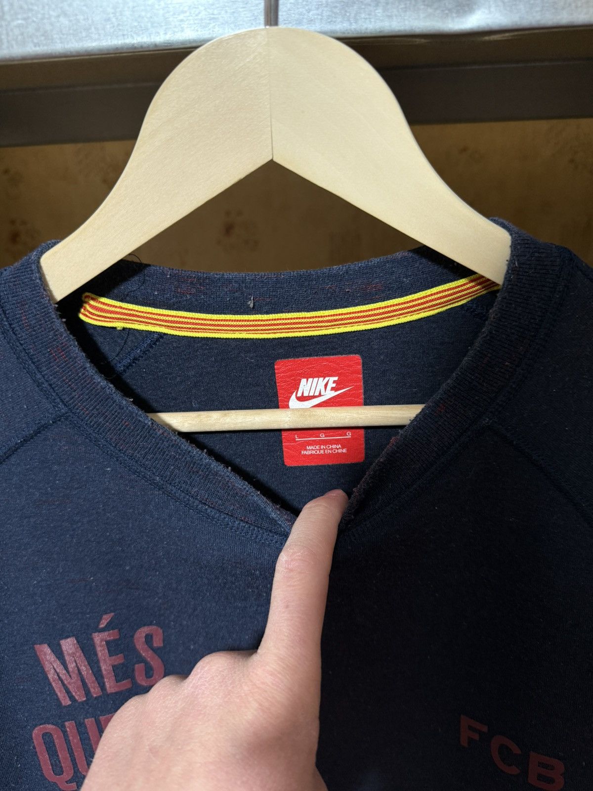 Nike Vintage Nike Tech FC Barcelona Mes Que Un Club Sweatshirt Size US L / EU 52-54 / 3 - 5 Thumbnail
