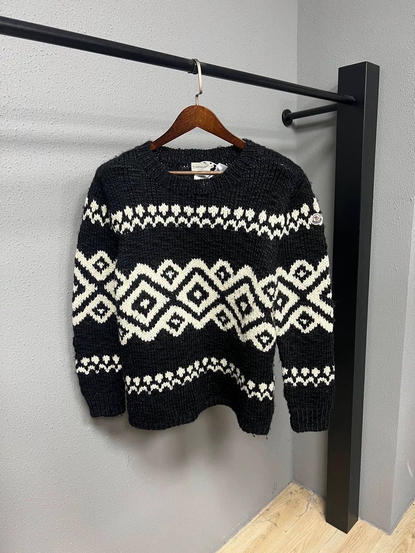 Moncler moncler knit sweater with geometric design Size US L / EU 52-54 / 3 - 1 Thumbnail