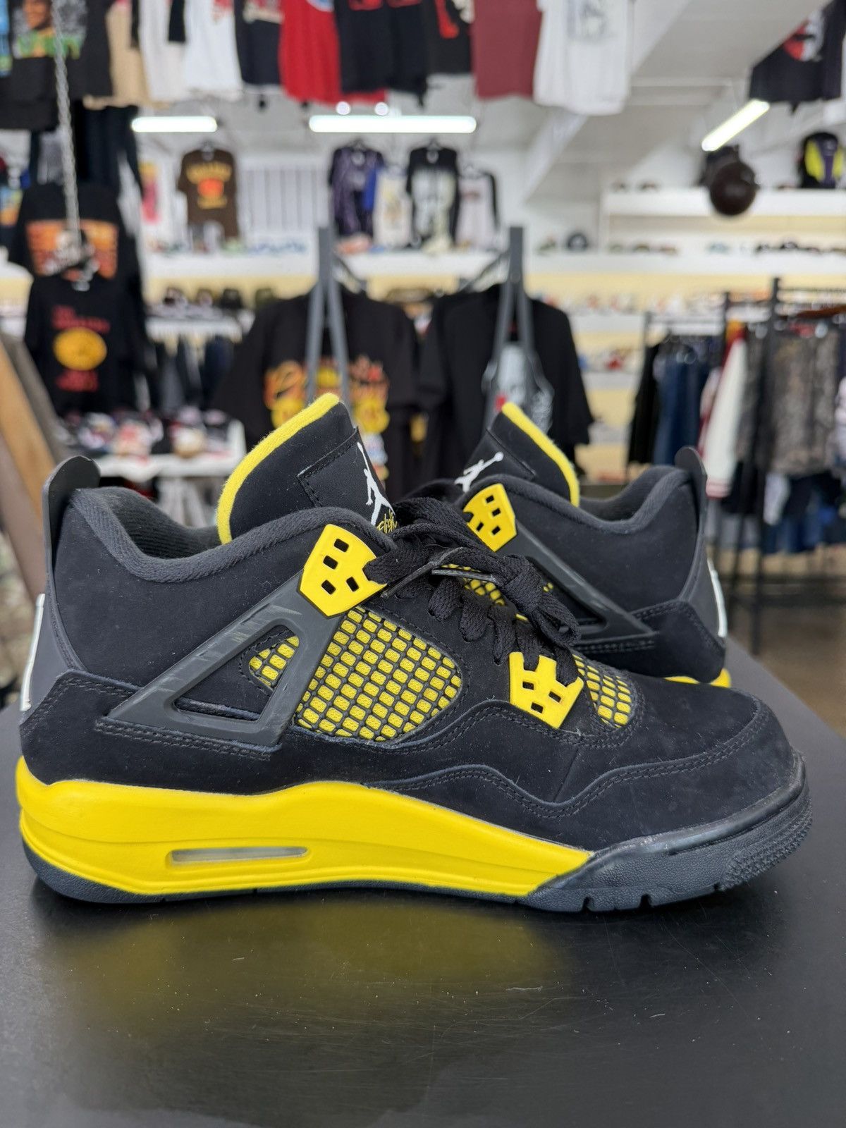 Jordan Brand Air Jordan 4 Thunder Size 6.5Y (2023) Size US 6.5 / EU 39-40 - 3 Thumbnail