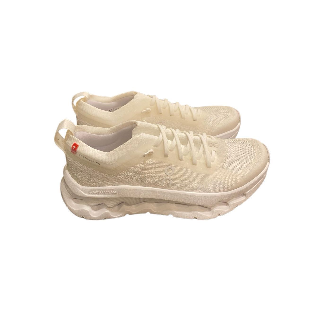 On ON X Zendaya Cloudtilt Moon Sneaker in White Size 5 NIB Size US 5 / IT 35 - 5 Thumbnail