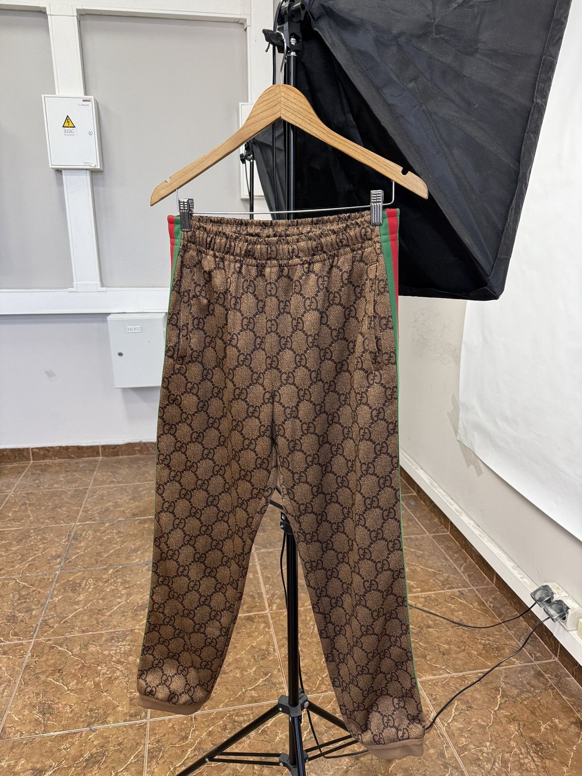 Gucci 🇮🇹 Gucci GG Monogram Wed Stripe Sweatpants Rare Size US 32 / EU 48 - 4 Thumbnail