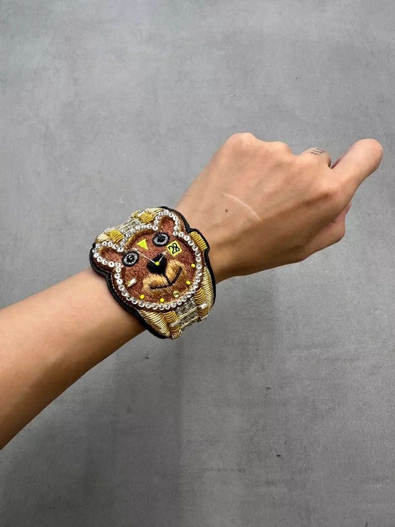 Walter Van Beirendonck Walter Van Beirendonck Bear Beaded Watch - dmc Size ONE SIZE - 1 Thumbnail