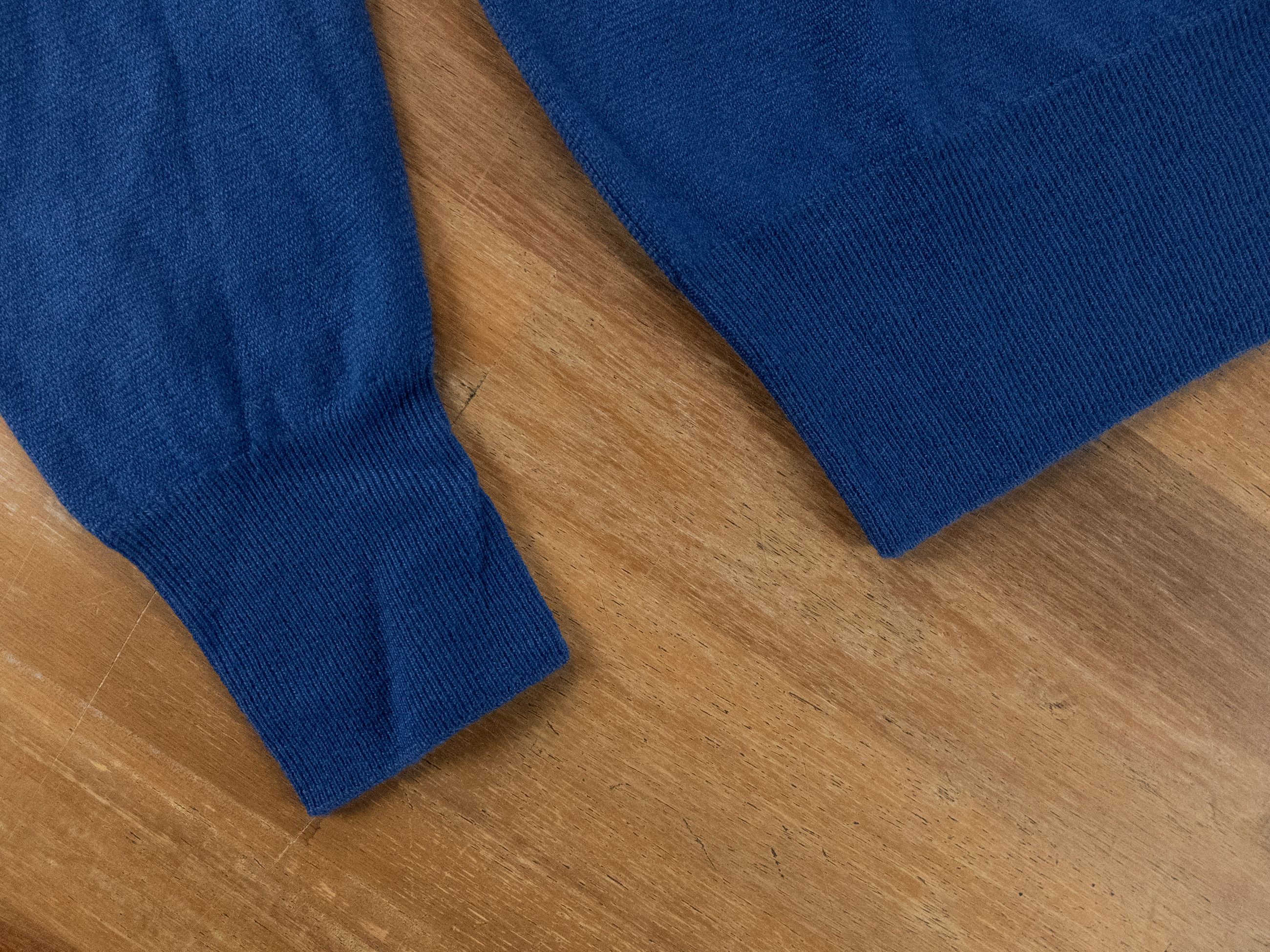 Loro Piana LORO PIANA blue lightweight baby cashmere v-neck sweater S Size US S / EU 44-46 / 1 - 4 Thumbnail