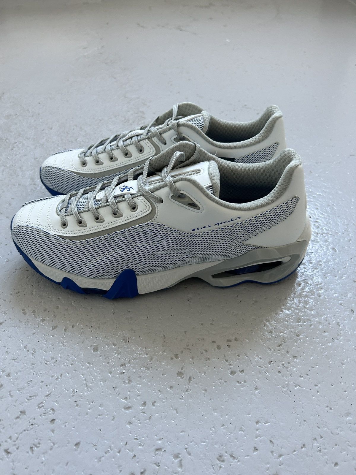 Asics × Kiko Kostadinov ASICS X NOVALIS GEL-TEREMOA SNOW WHITE/ASICS BLUE Size US 9.5 / EU 42-43 - 4 Thumbnail