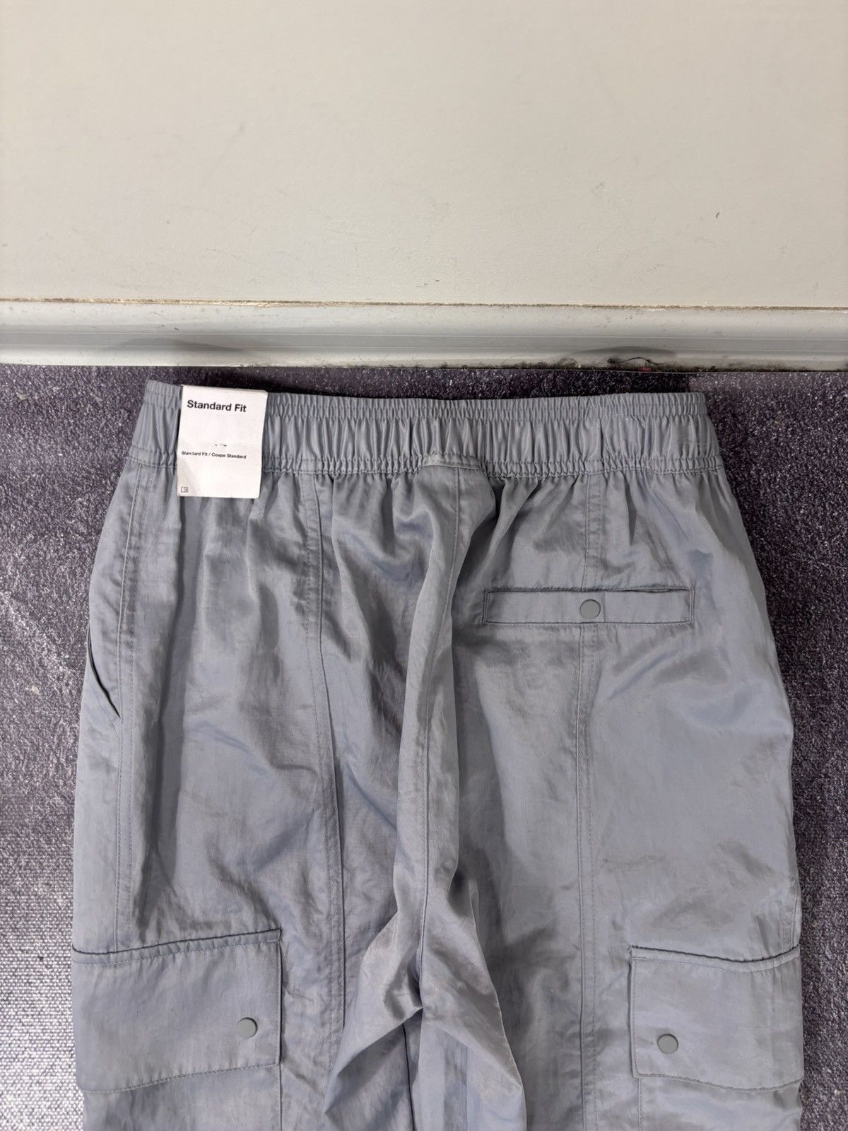 Jordan Brand Nike Air Jordan NWT Women’s Grey Nylon Utility Cargo Pants Size 30" / US 8 / IT 44 - 20 Thumbnail