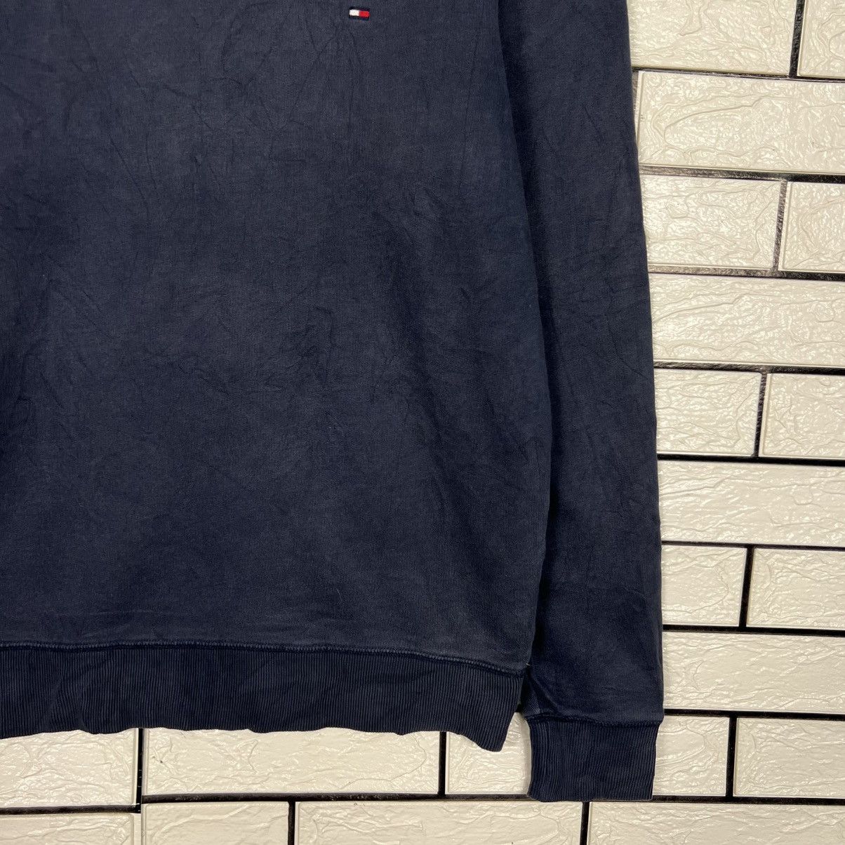 Tommy Hilfiger TOMMY HILFIGER Small Logo Crewneck Sweatshirt #4272-C194 Size US M / EU 48-50 / 2 - 6 Thumbnail