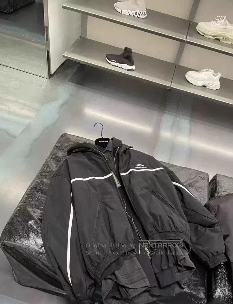 Balenciaga balenciaga heavy winter jacket with hood. Size US M / EU 48-50 / 2 - 2 Thumbnail