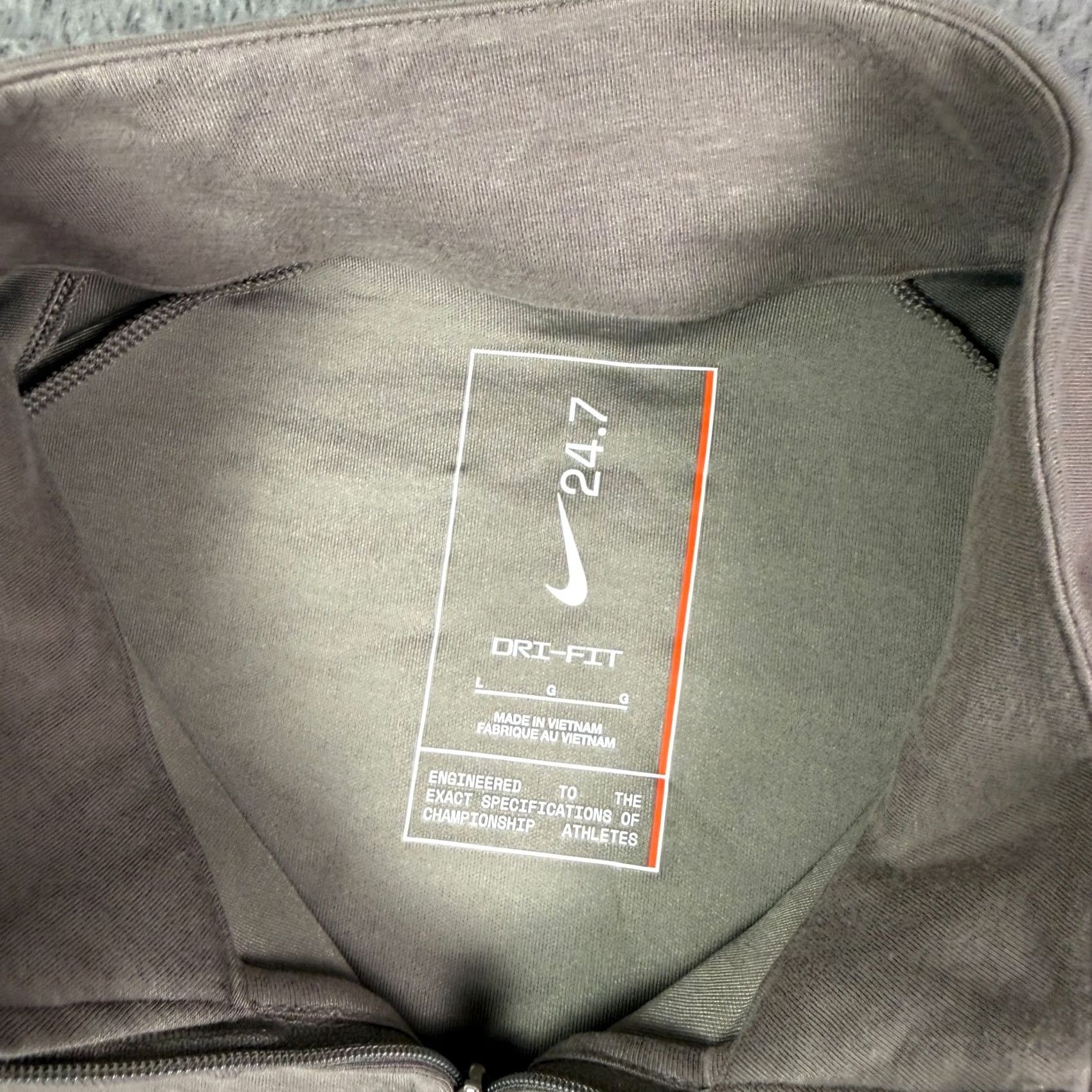 Nike Nike 24.7 Impossibly Soft 1/2 Zip Pullover Mens L Stone Sweatshirt HQ6953-289 Size US L / EU 52-54 / 3 - 5 Thumbnail