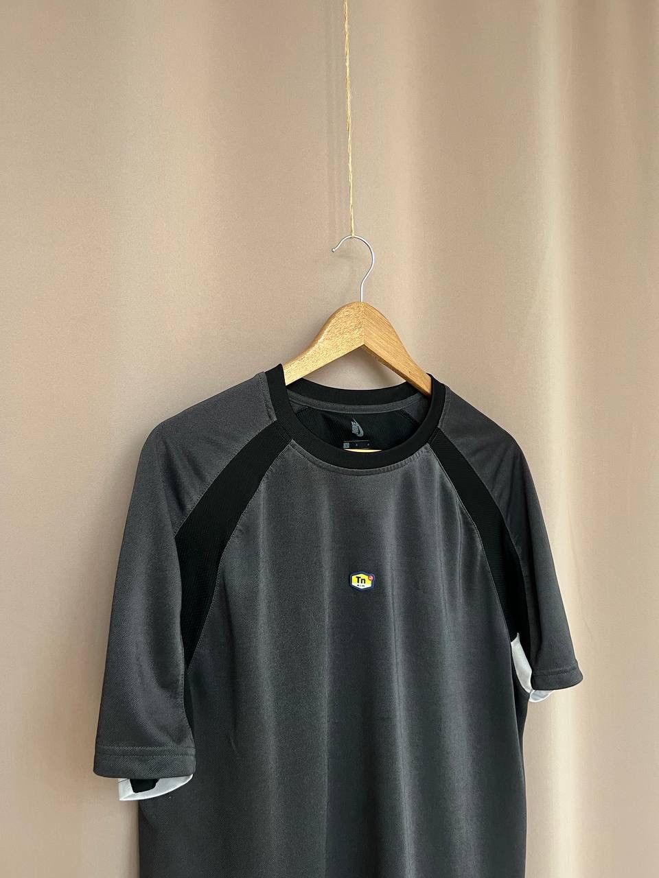 Nike Nike TN T-Shirt Mens Size L Gray Jersey Short Sleeve Air Size US L / EU 52-54 / 3 - 3 Thumbnail