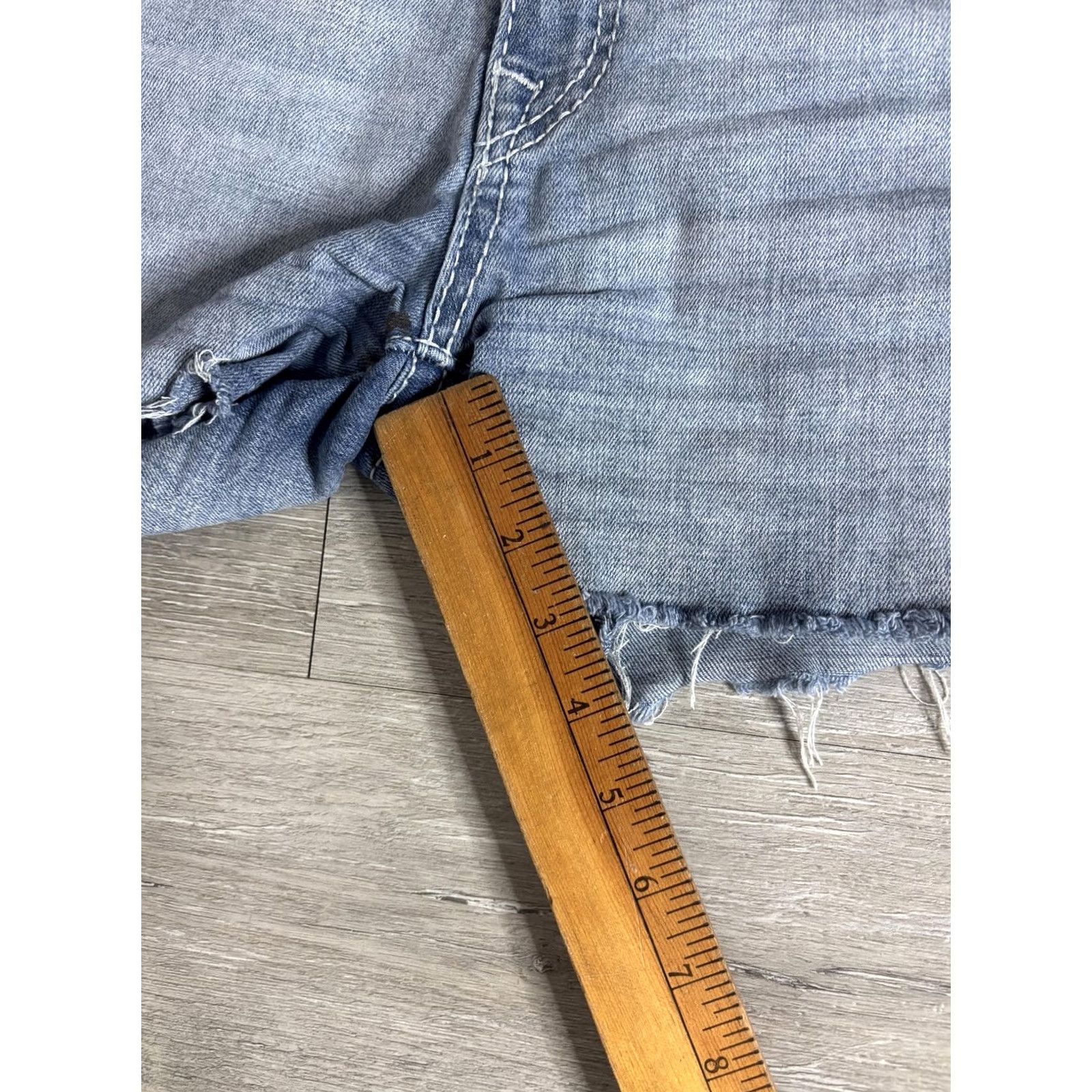 True Religion VINTAGE None True Religion Shorts Womens 28 Blue Denim Mid Rise Cut-Off Raw Hem Jayde White Back Pocket Logo 3 in Inseam 5-Pocket Mens Girls Size 28" / US 6 / IT 42 - 5 Thumbnail