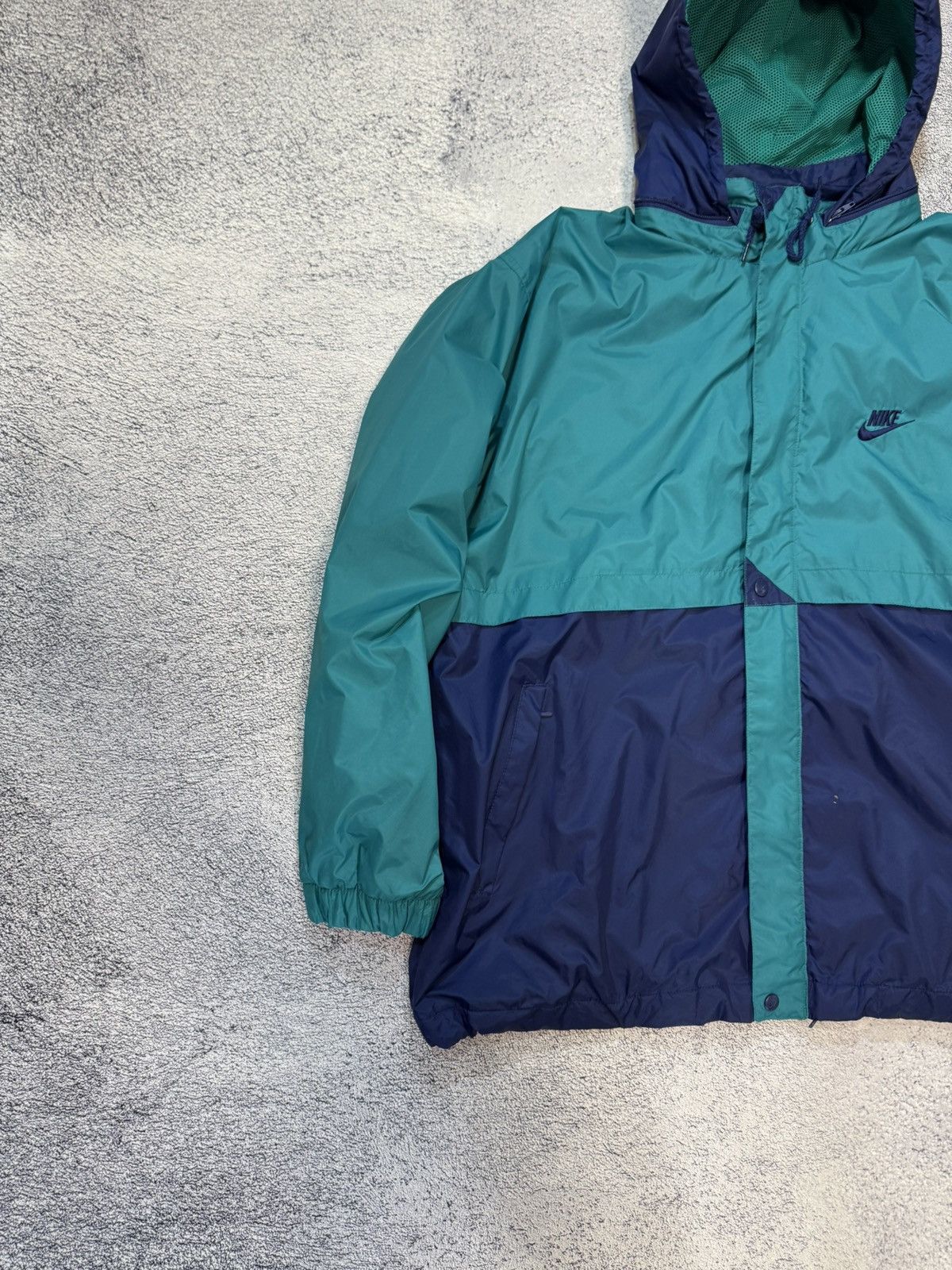 Nike Nike Vintage Windbreaker Jacket Men M Hooded Nylon Retro 90s Size US M / EU 48-50 / 2 - 5 Thumbnail