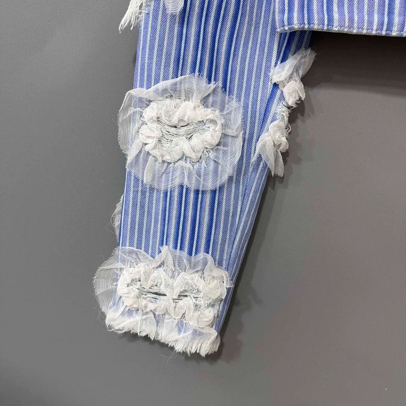 Chanel Chanel Three-dimensional camellia striped denim jacket 2504 Size XXS / US 00 / IT 34 - 3 Thumbnail