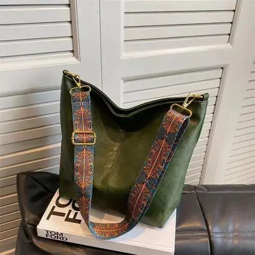 Japanese Brand × Vintage Vintage green shoulder bag Size ONE SIZE - 1 Thumbnail