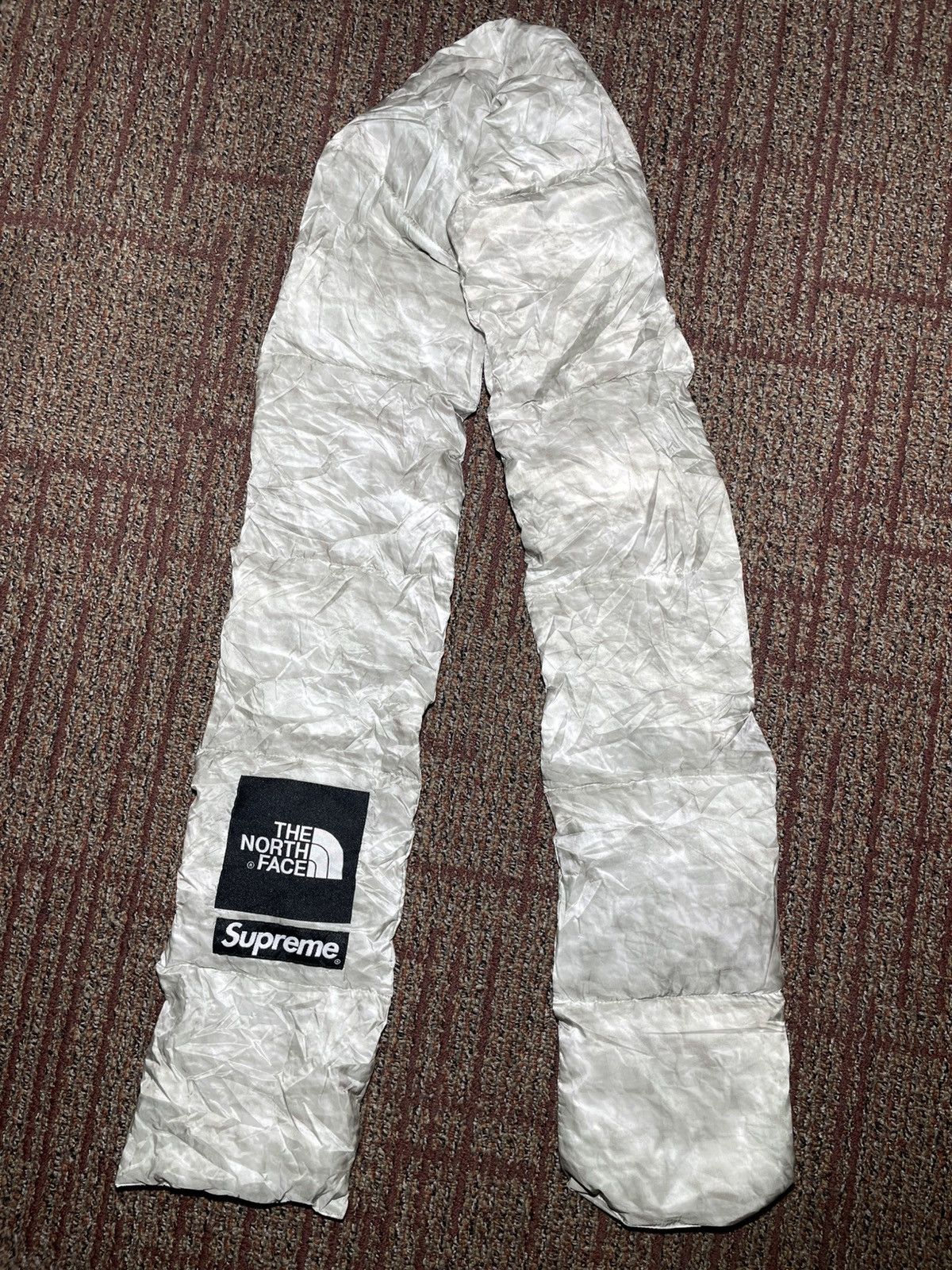 Supreme Supreme The North Face Paper Print 700-Fill Down Scarf Size ONE SIZE - 1 Thumbnail