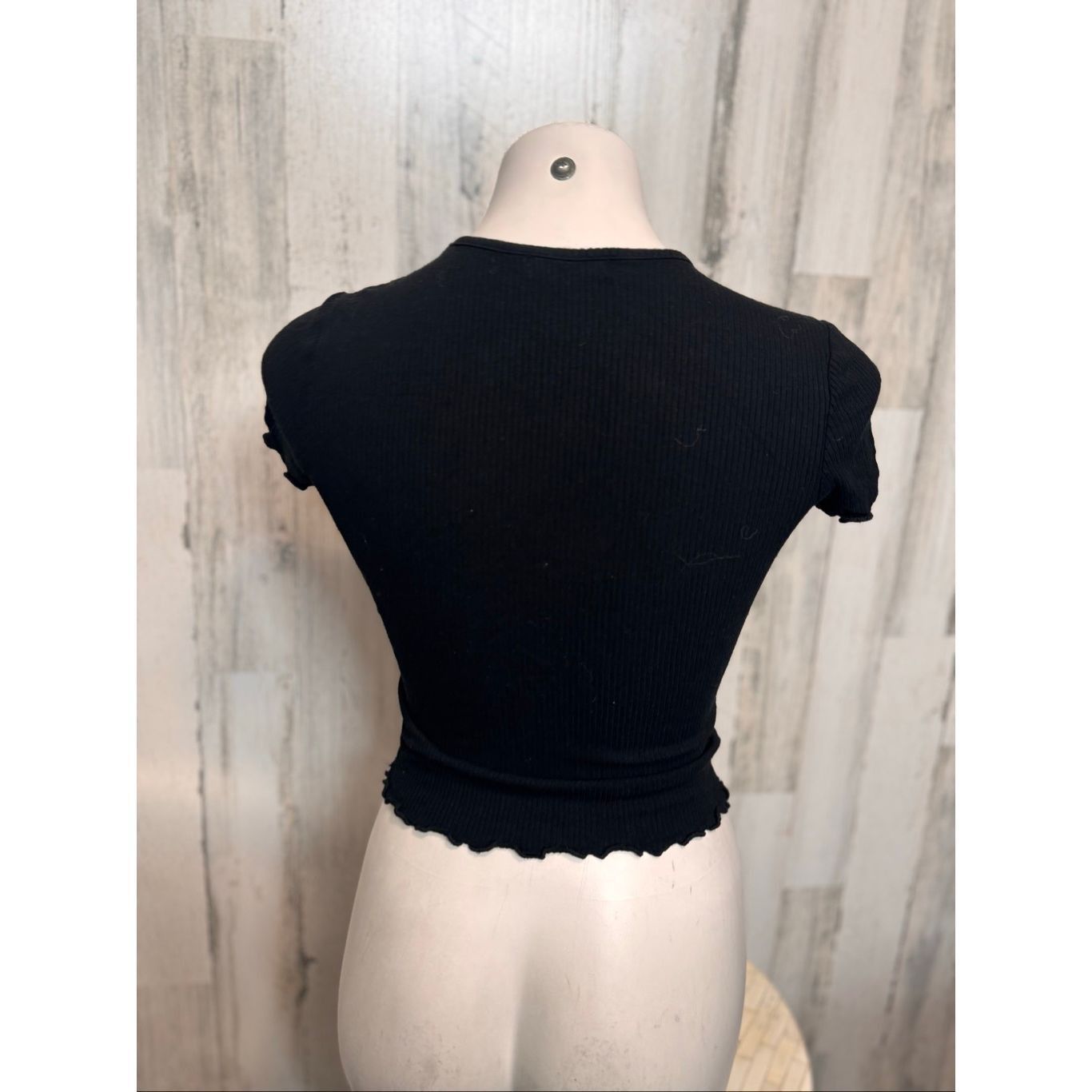 Other Popular 21 Black Ribbed Lettuce Hem Crop Top Size M Size M / US 6-8 / IT 42-44 - 5 Thumbnail