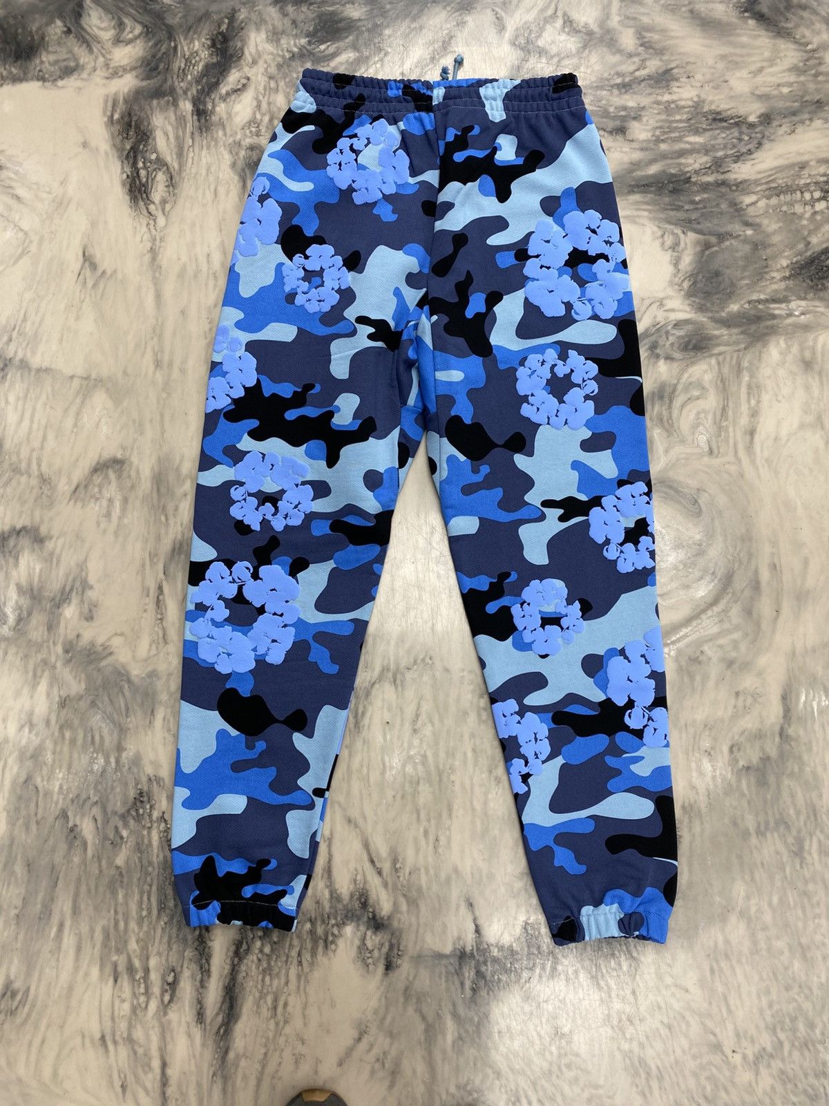 DENIM TEARS Denim tears blue camo cotton wreath sweatpants medium Size US 32 / EU 48 - 4 Thumbnail