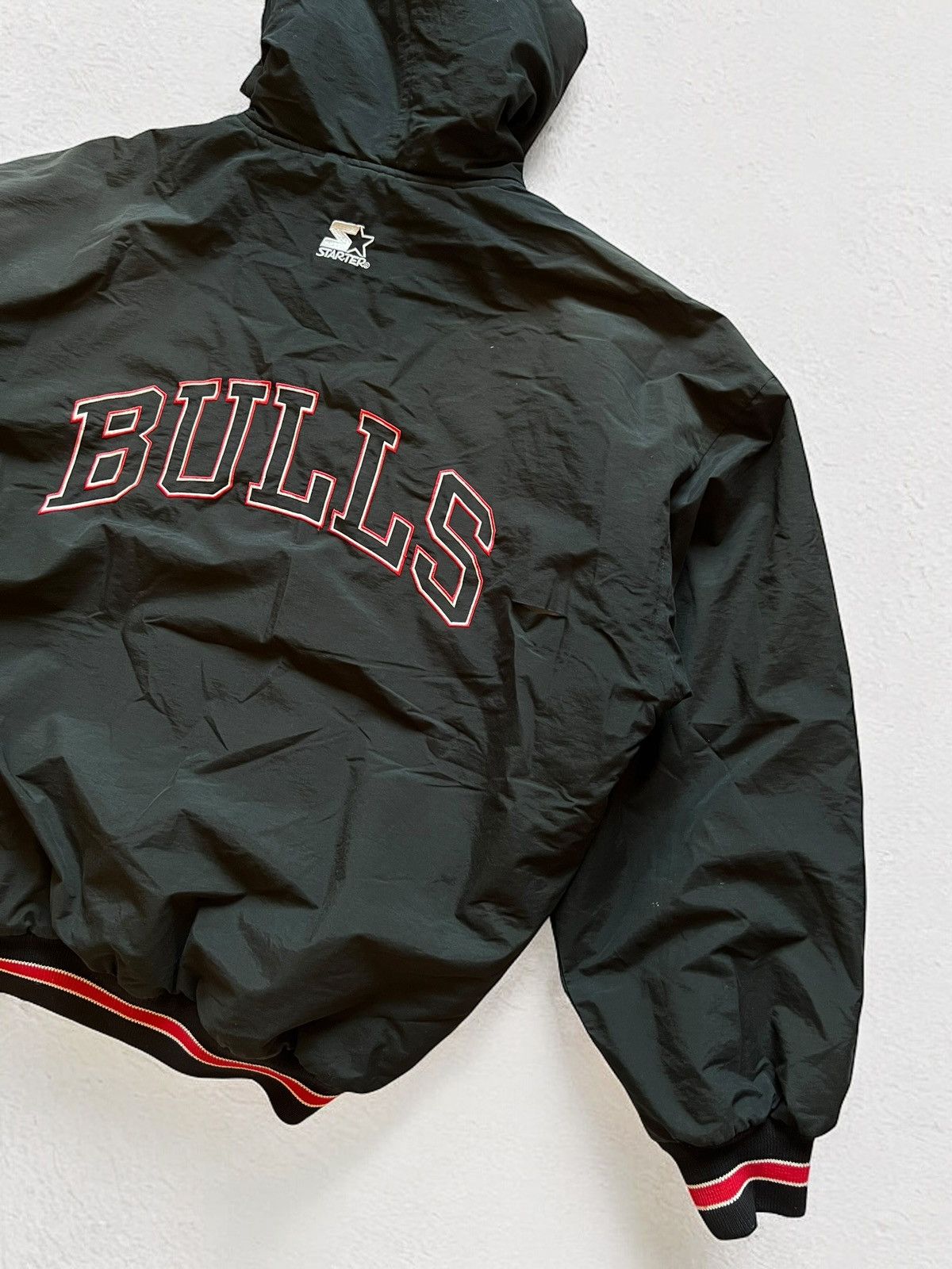 NBA × Starter CHICAGO BULLS VINTAGE HOODED JACKET NBA STARTER BOMBER Size US L / EU 52-54 / 3 - 2 Thumbnail