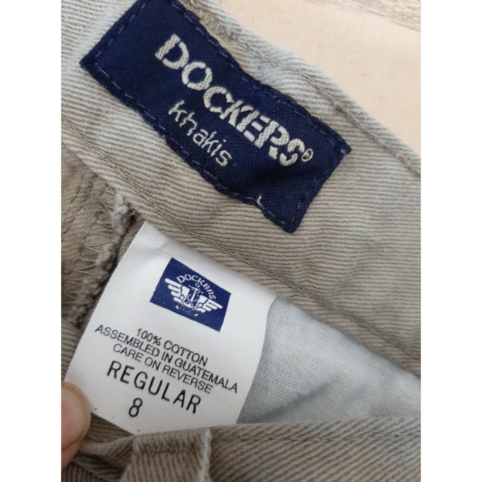 Dockers DOCKERS Women's Shorts Beige Tan Khaki Cotton Blend Size 8 Bermuda Shorts Flat Front Pockets Zip Size 30" / US 8 / IT 44 - 3 Thumbnail