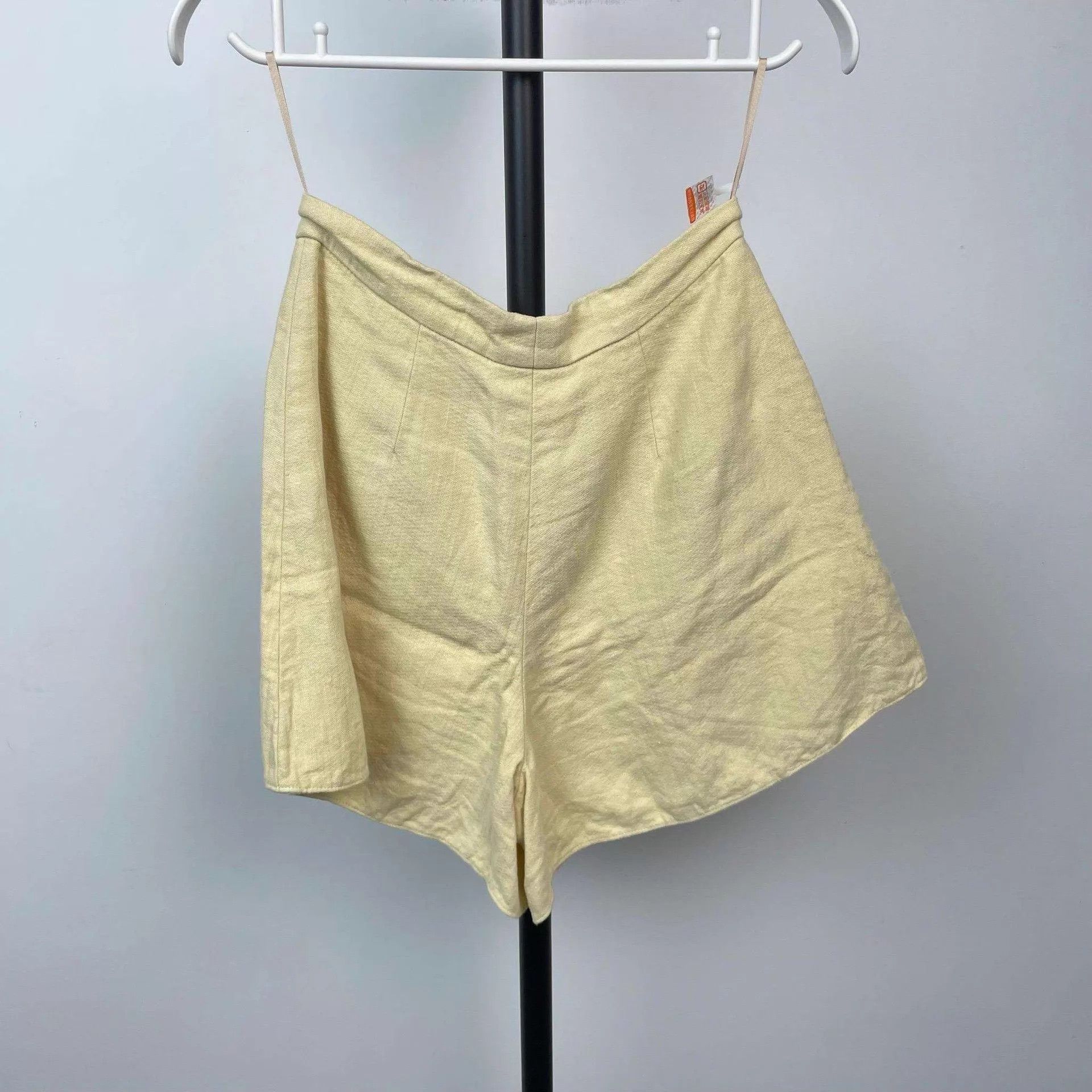 Valentino Valentino Linen-Cotton Short 38 Yellow Size 26" / US 2 / IT 38 - 7 Thumbnail