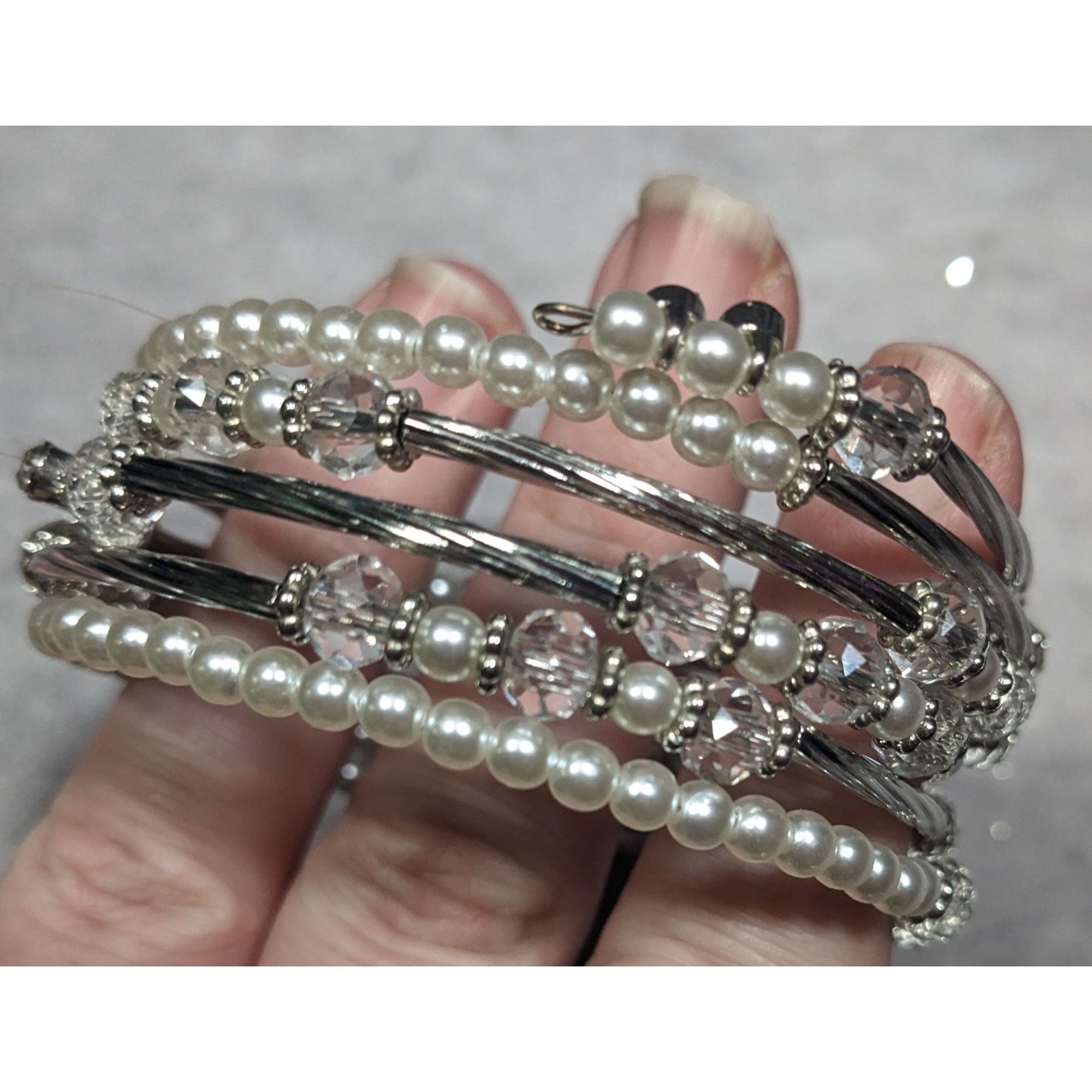 Other Elegant Glam White And Silver Tone Beaded Coil Bracelet Size ONE SIZE - 7 Thumbnail
