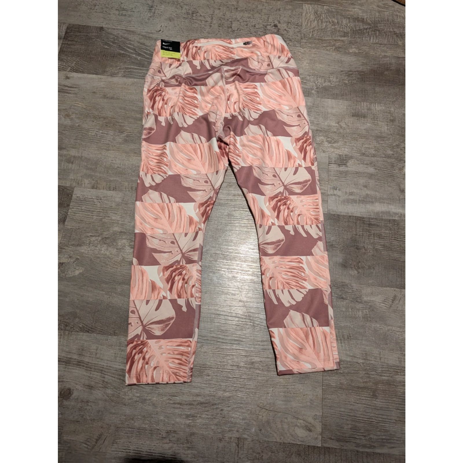 Nike Nike Tights Run Dri Fit FastRun Crop High Rise Pink Floral L Women Ankle Leggings Size L NWT NEW Nike dry Size 36" / US 14 / IT 50 - 4 Thumbnail