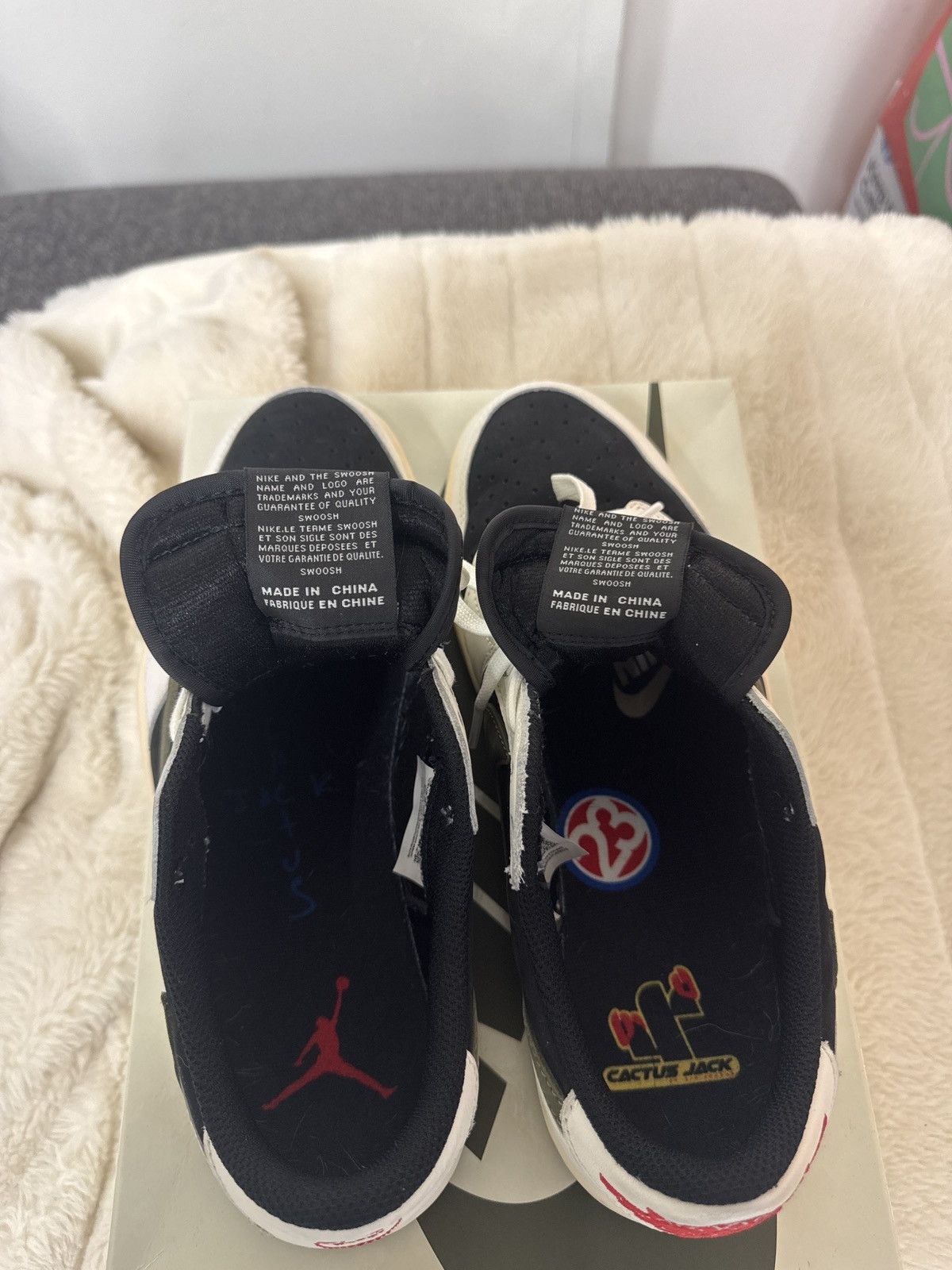 Jordan Brand × Nike × Travis Scott WMNS AIR JORDAN 1 LOW OG SP Size US 9.5 / EU 42-43 - 14 Thumbnail