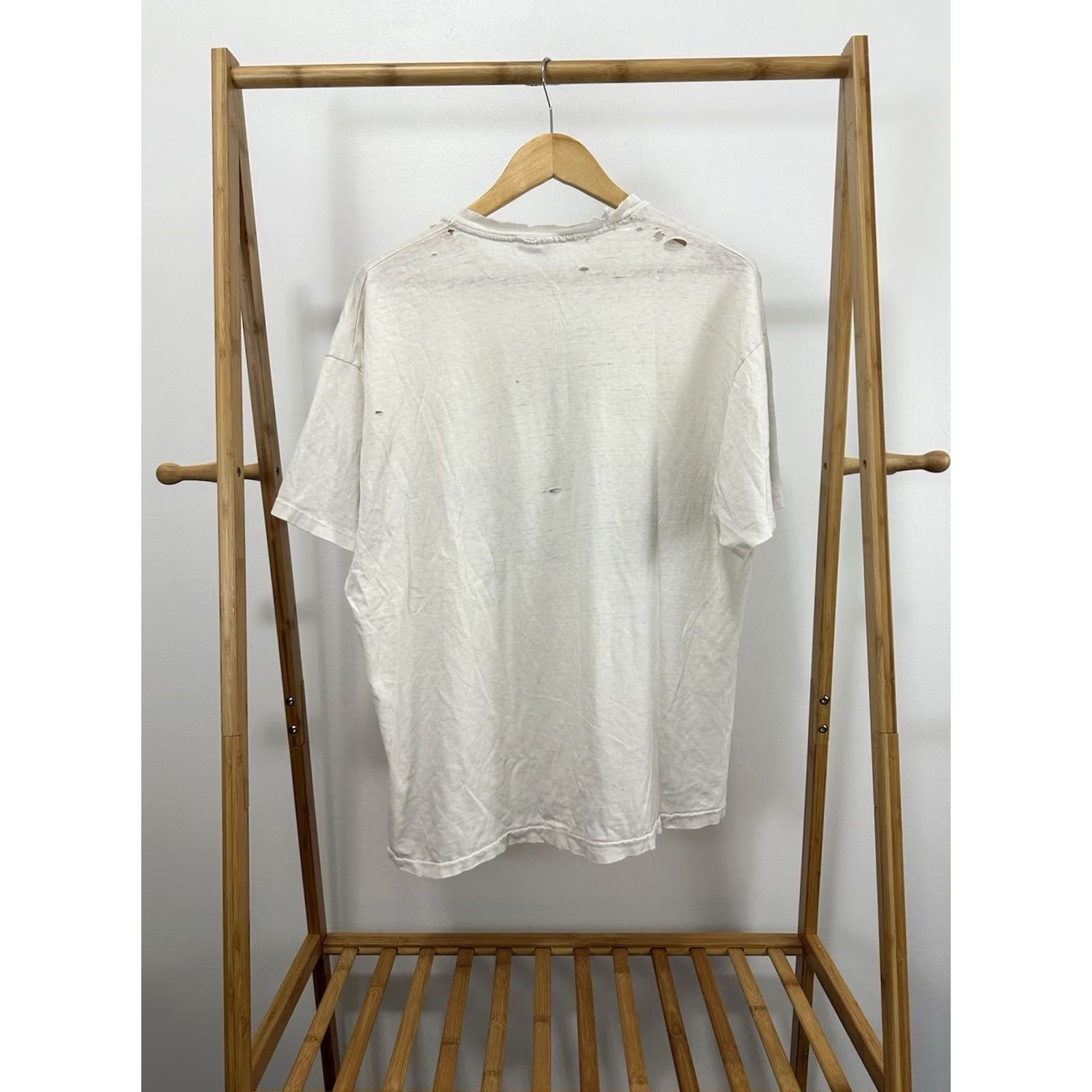 Hanes VTG 90s Poor Richard's Feed & Read Book Store Thrashed Worn Cotton T-Shirt XL Mens White Hanes Shirt Tee Size US XL / EU 56 / 4 - 3 Thumbnail