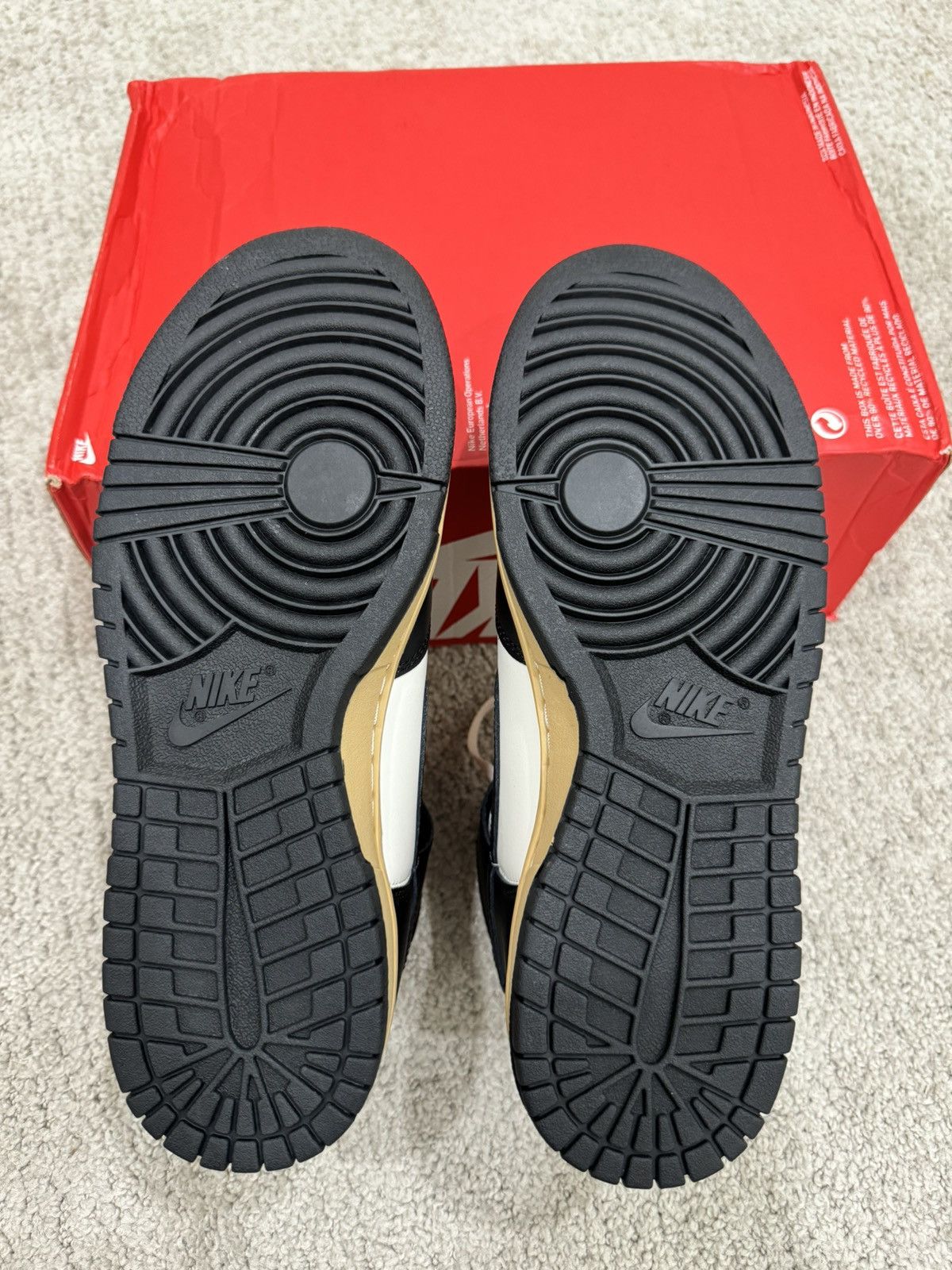 Nike Nike Dunk High OG SE W “Panda” Size US 8 / EU 41 - 16 Thumbnail