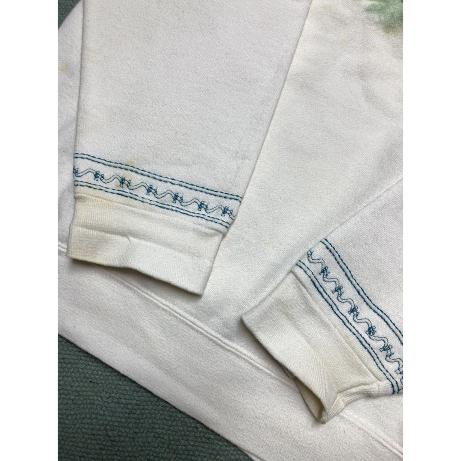 Vintage VINTAGE embroidered sweatshirt Hummingbird bird nature animal 90s XL Sweatshirt Men Embroidered Pullover White 90s Mens XL Size US XL / EU 56 / 4 - 2 Thumbnail