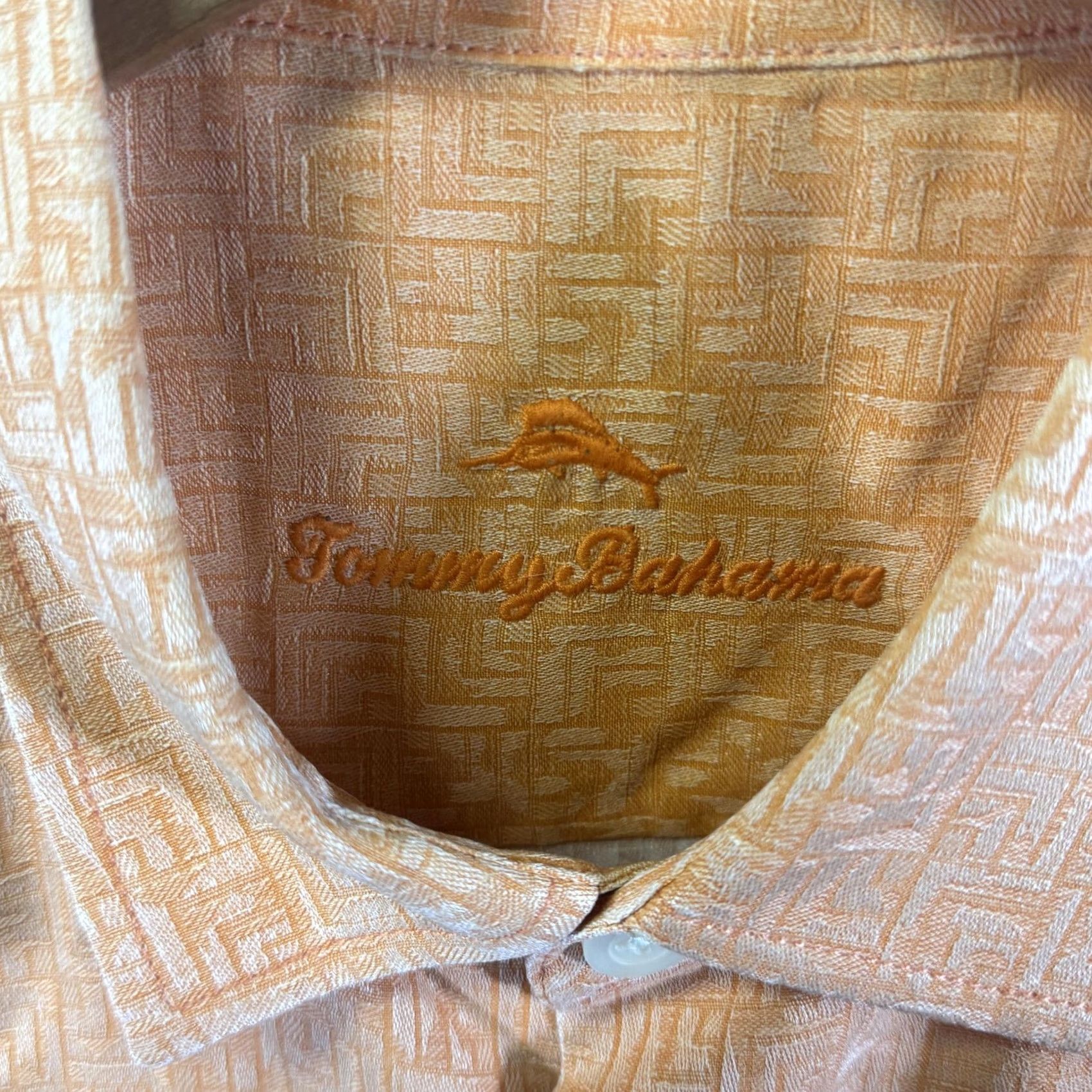 Tommy Bahama VINTAGE Tommy Bahama Shirt Mens Large Orange Jacquard Geometric Camp Button Front Pocket Size US L / EU 52-54 / 3 - 4 Thumbnail