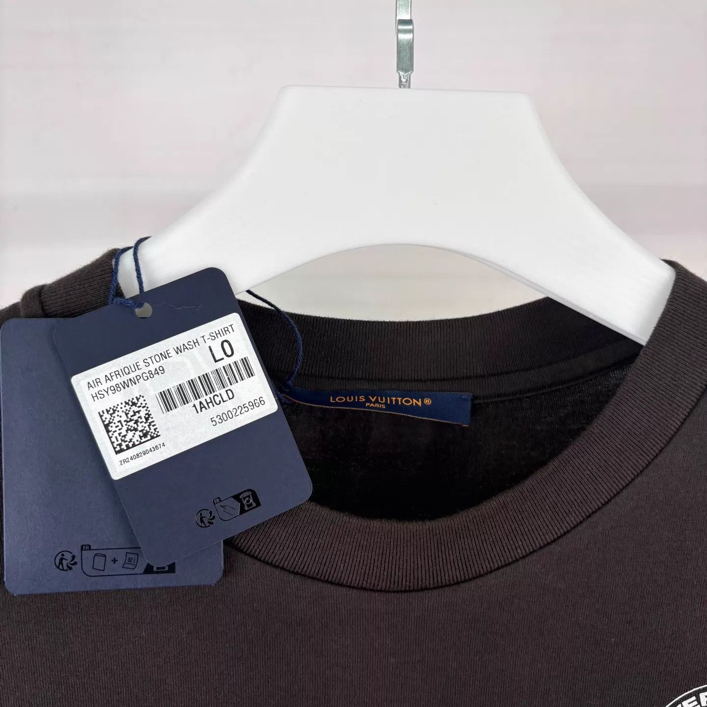 Louis Vuitton LV AIR AFRIQUE STORE Camel SS Tee L New Logo & Globe Size US L / EU 52-54 / 3 - 3 Thumbnail