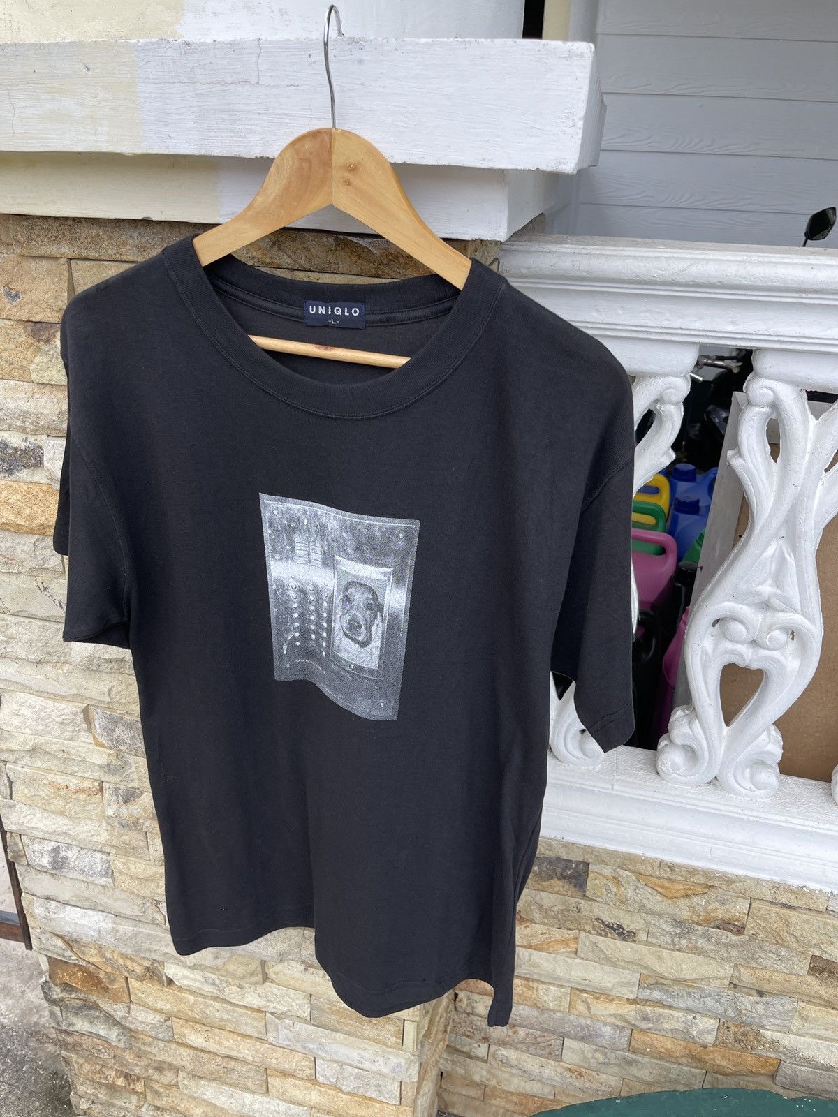Uniqlo Rare🔥Vintage Uniqlo Dog Box Logo Tee Size US L / EU 52-54 / 3 - 4 Thumbnail