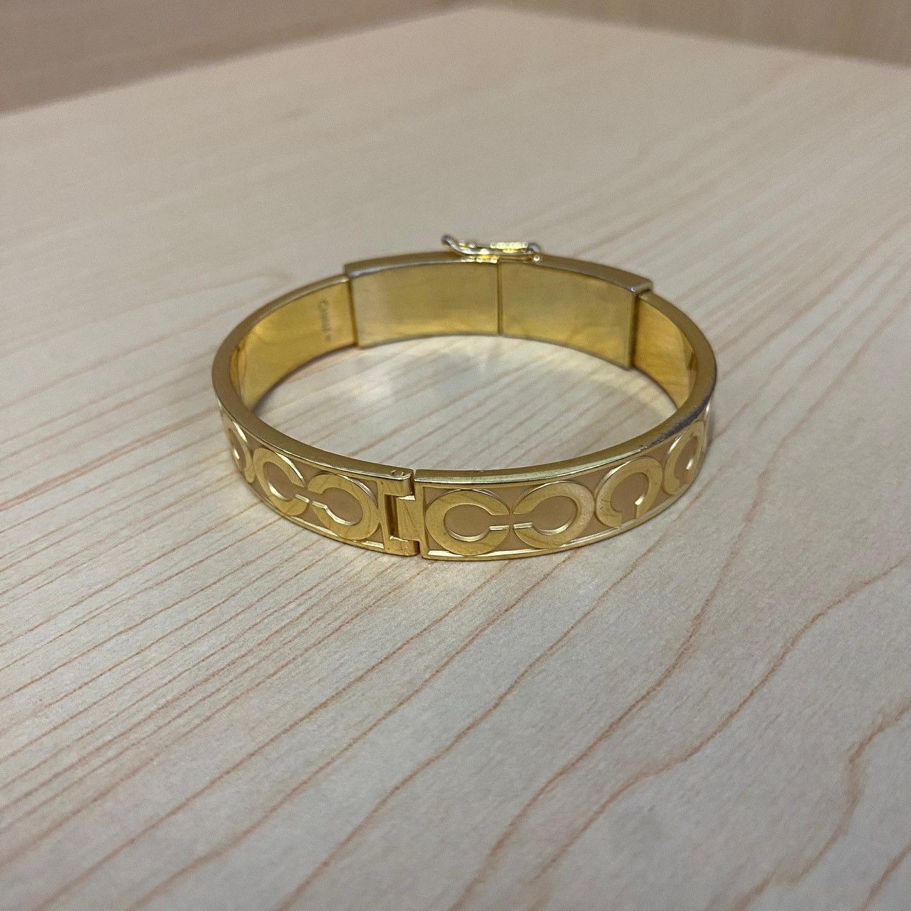 Coach COACH Signature C Hinged Bangle Bracelet –Gold Tone Preloved Size ONE SIZE - 3 Thumbnail