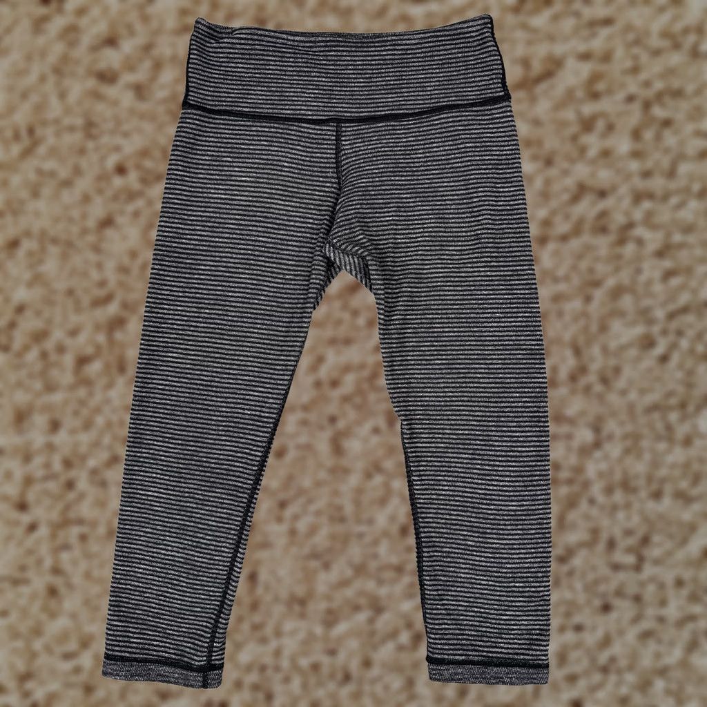 Lululemon Lululemon Leggings Womens 6 Black Gray Striped Capri High Rise Yoga Gym Athletic Size 28" / US 6 / IT 42 - 1 Thumbnail