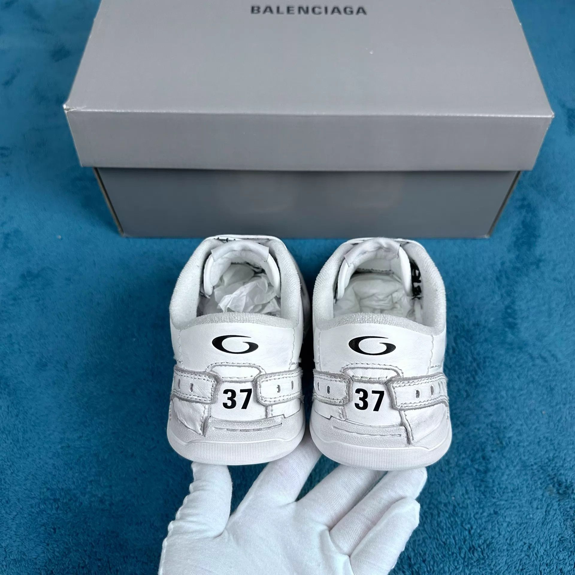 Balenciaga Balenciaga 25 Qixi Hamptons Worn-out White Sneaker 37 Size US 6.5 / IT 36.5 - 4 Thumbnail